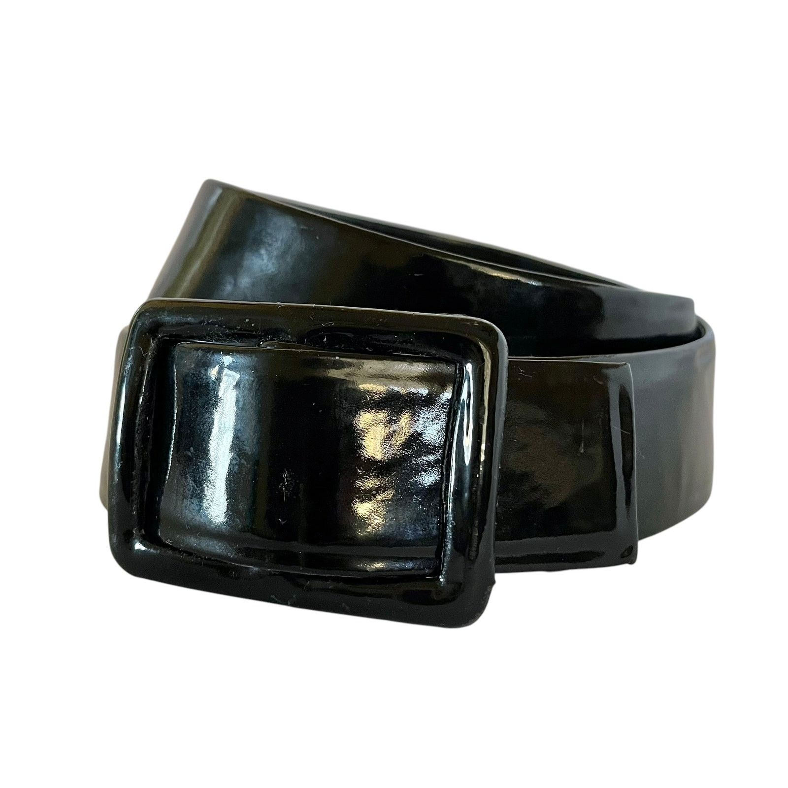 Vintage Oscar De La Renta Women’s Patent Leather Belt Vintage Oscar De La Renta Belts - 4 For Sale at 1stDibs  main image 3