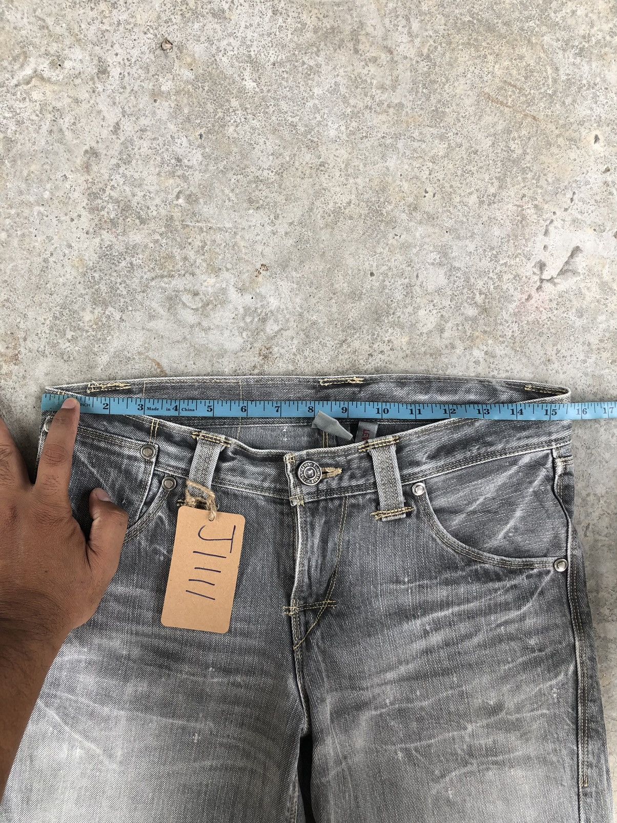Levi's Y2k Levi’s Engineered Jeans Distressed Denim Size US 31 - 22 Thumbnail