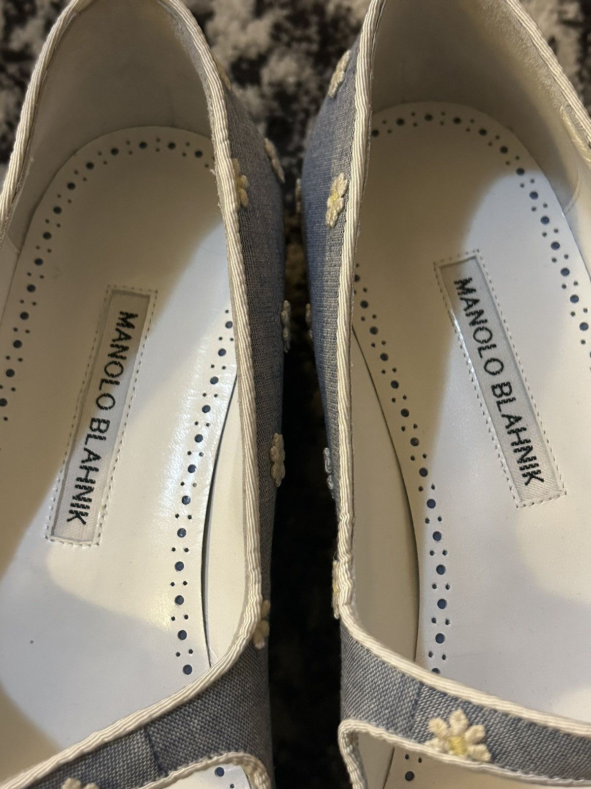 Manolo Blahnik Manolo Blahnik White Campari Embroidered Chambray Mary Jane Size US 8.5 / IT 38.5 - 3 Thumbnail