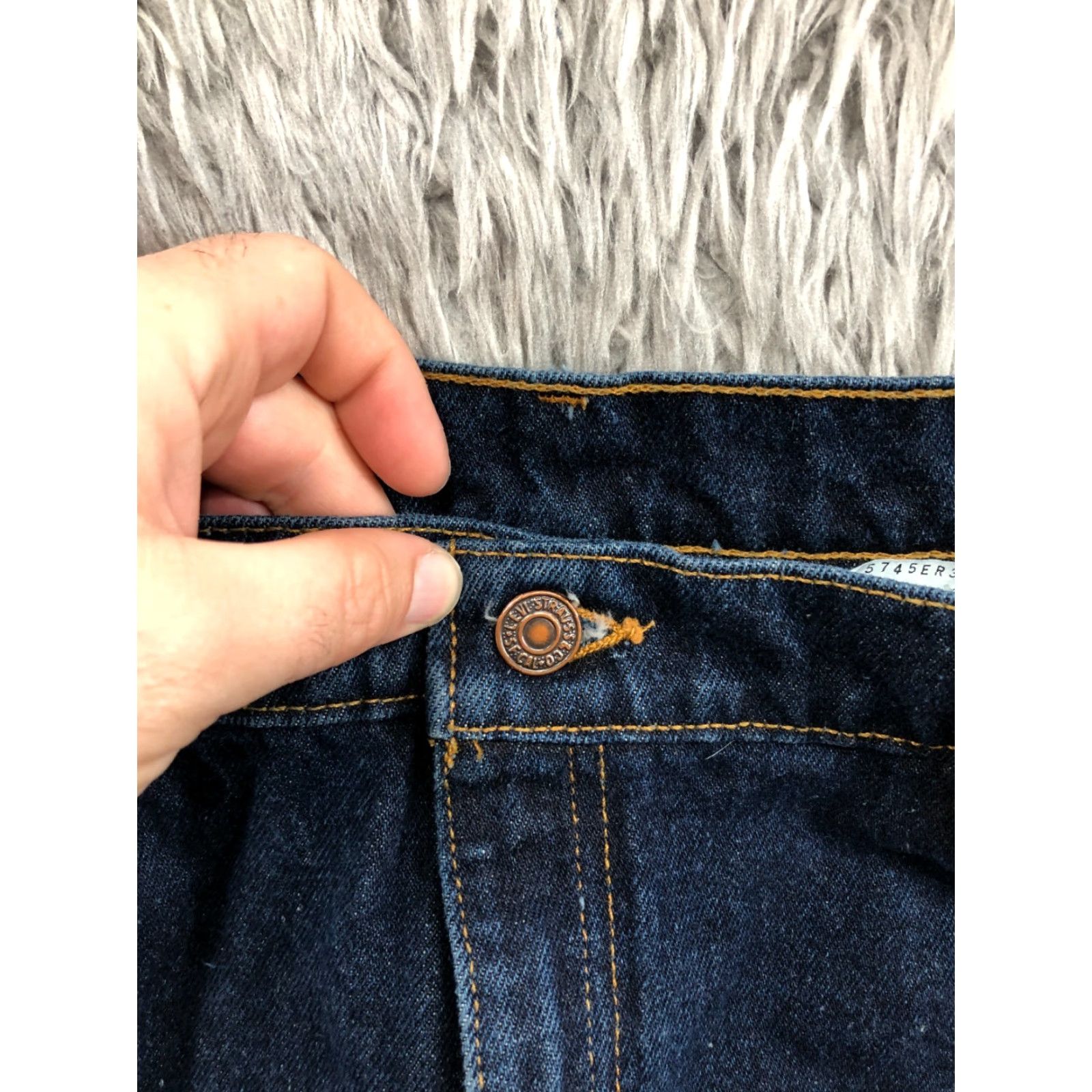 Levi's Levi's Regular Fit Boyfriend Shorts Womens Size 14 Mid Rise Dark Wash Blue Denim 5-Pocket Logo Casual Summer Womens Size 36" / US 14 / IT 50 - 6 Thumbnail