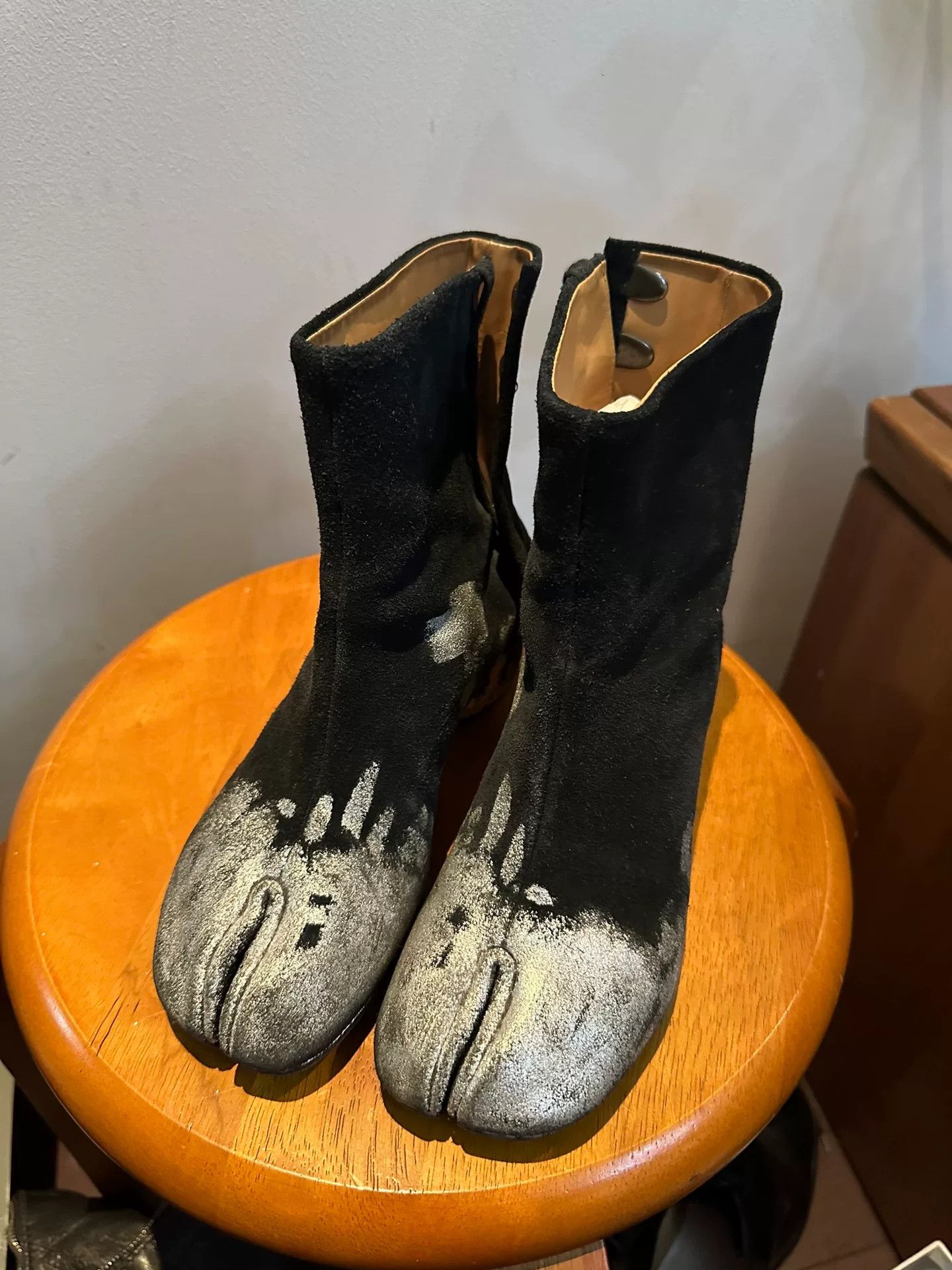 Maison Margiela Maison Margiela Tabi Boots with Paint Splatter Size US 5 / IT 35 - 1 Thumbnail