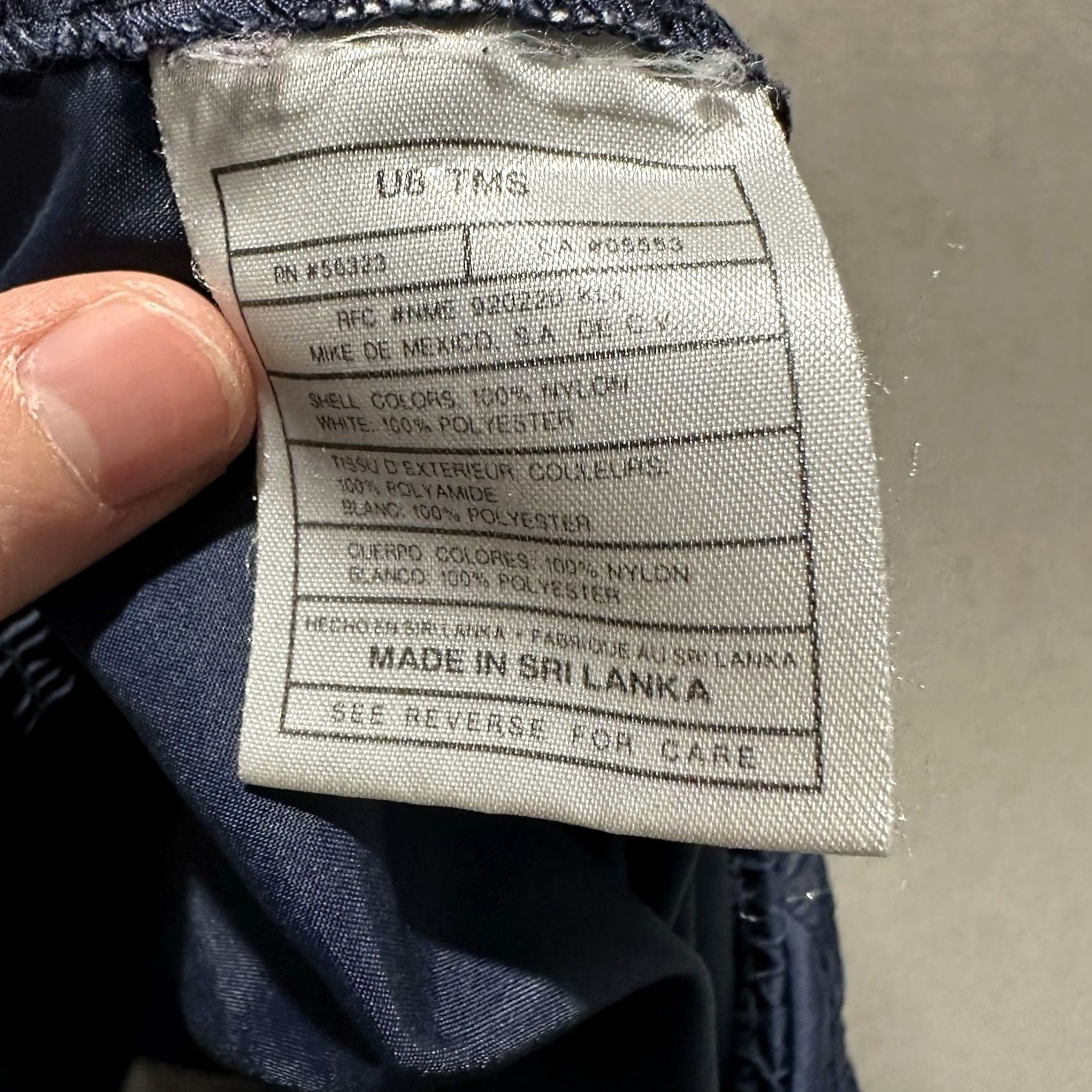 Nike VINTAGE Nike Pants Mens XL Navy Track Windbreaker Nylon Ankle Zip Warm Up 90s Size US 36 / EU 52 - 5 Thumbnail