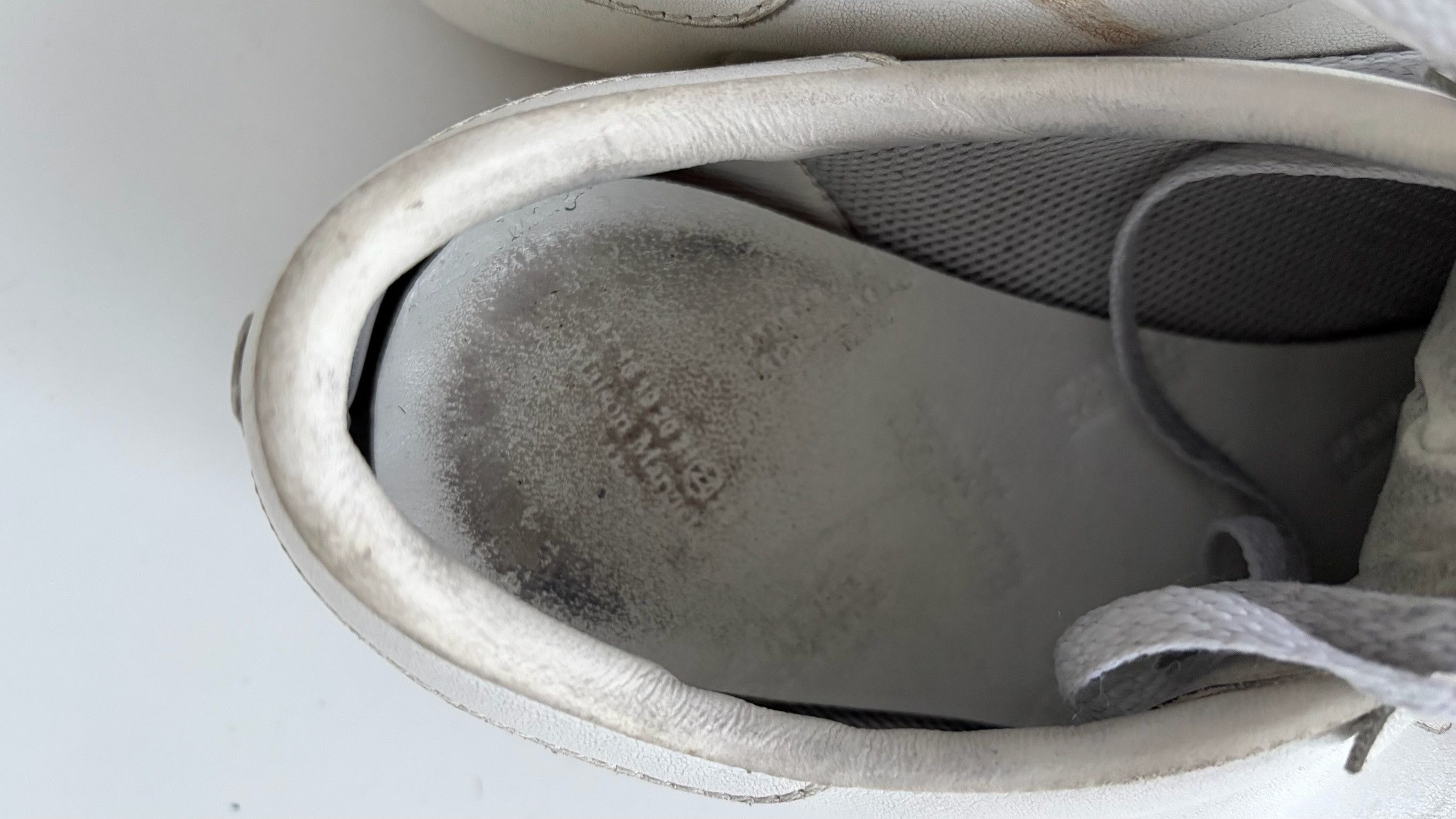 Maison Margiela Maison Margiela Feather Light Leather Lowtop Sneaker Size US 10 / EU 43 - 2 Thumbnail