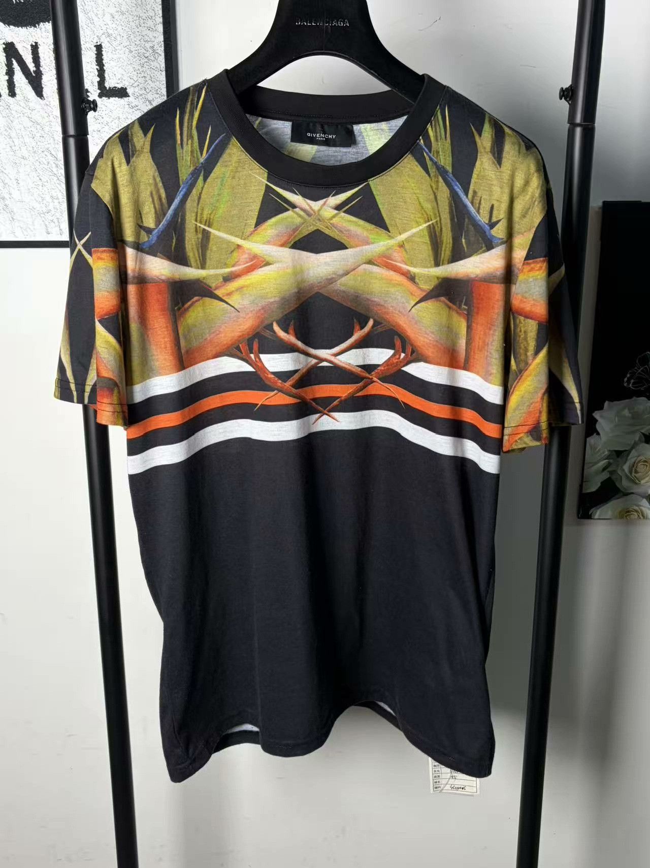 Givenchy Givenchy White T-Shirt l Men Size US L / EU 52-54 / 3 - 1 Thumbnail