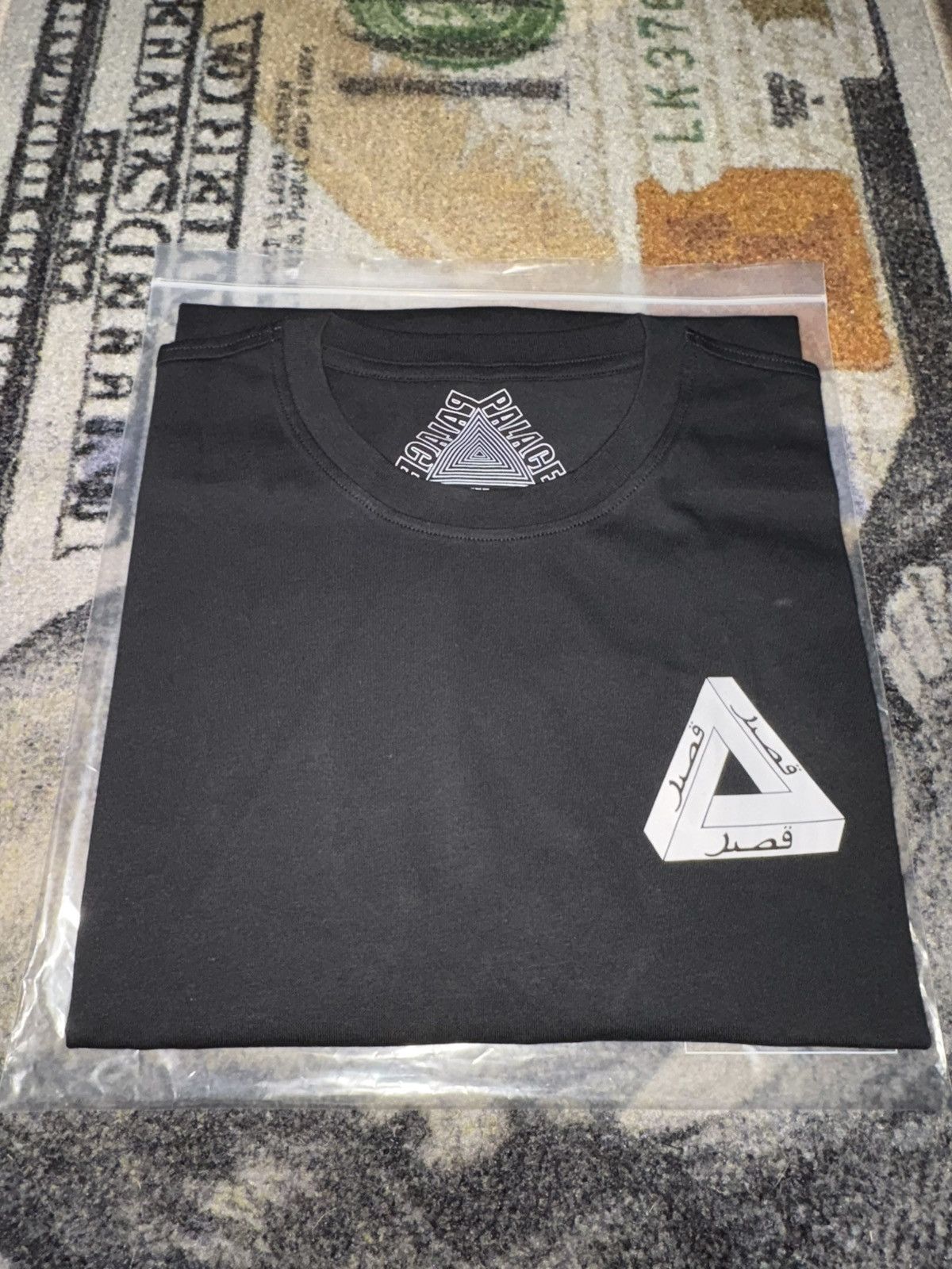 [早い者勝ち]PALACE TRI LINGUAL T-SHIRT BLACK PALACE TRI LINGUAL T-SHIRT BLACK MEDIUM (**New) | eBay