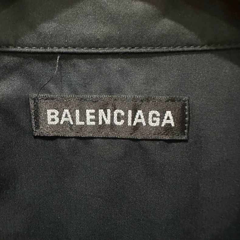 Balenciaga Balenciaga Seven-language short-sleeve shirt Size XS / US 0-2 / IT 36-38 - 4 Thumbnail