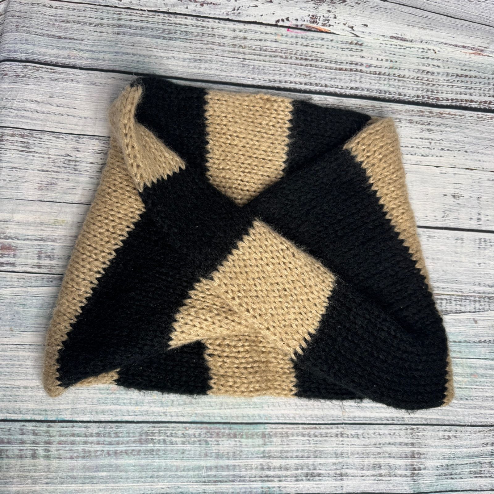 Bdg BDG Urban Outfitters Chunky Knit Infinity Scarf Black Tan Size ONE SIZE - 2 Thumbnail