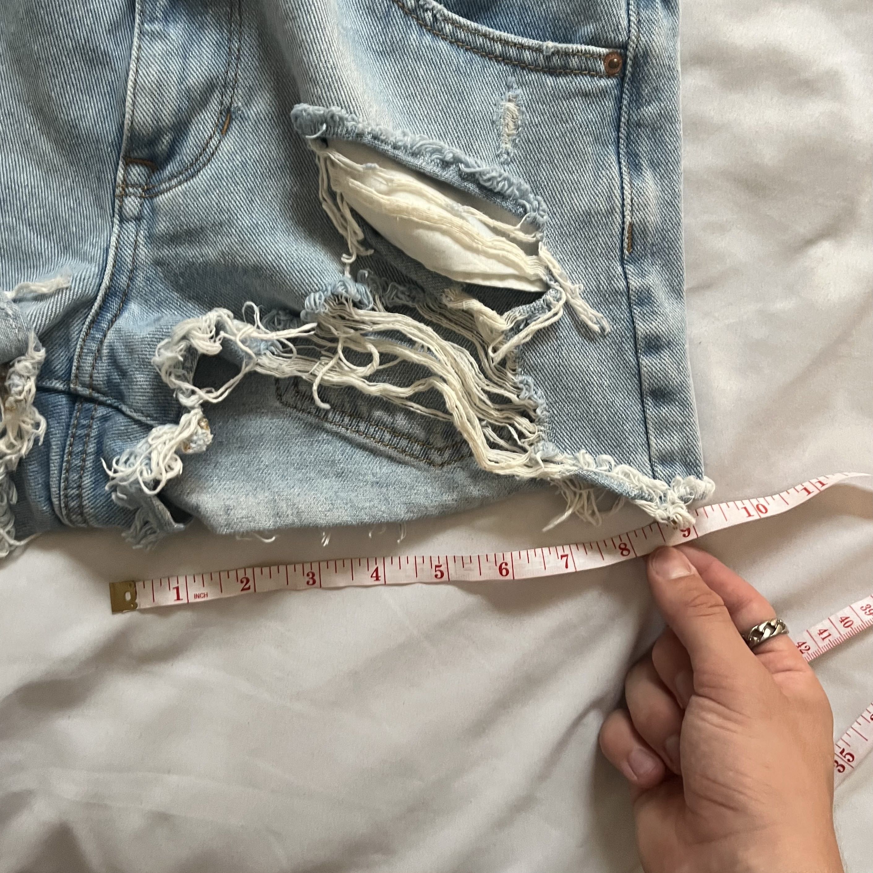 Pacsun PacSun Denim Booty Shorts with Frays Size 26" / US 2 / IT 38 - 6 Thumbnail