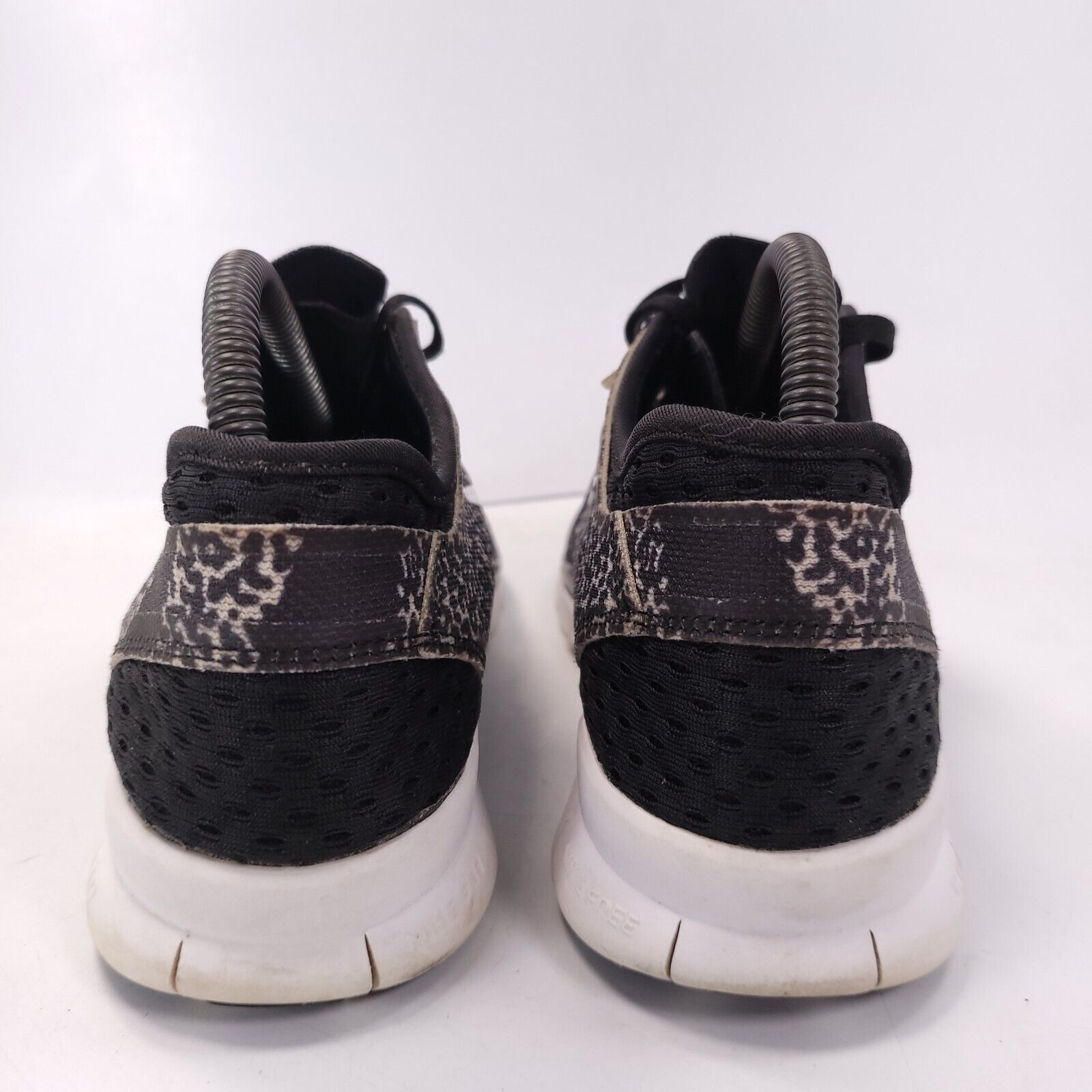 Nike Nike Free TR Fit 5 Shoe Womens Size 8 704695-009 Black White Size US 8 / IT 38 - 3 Thumbnail