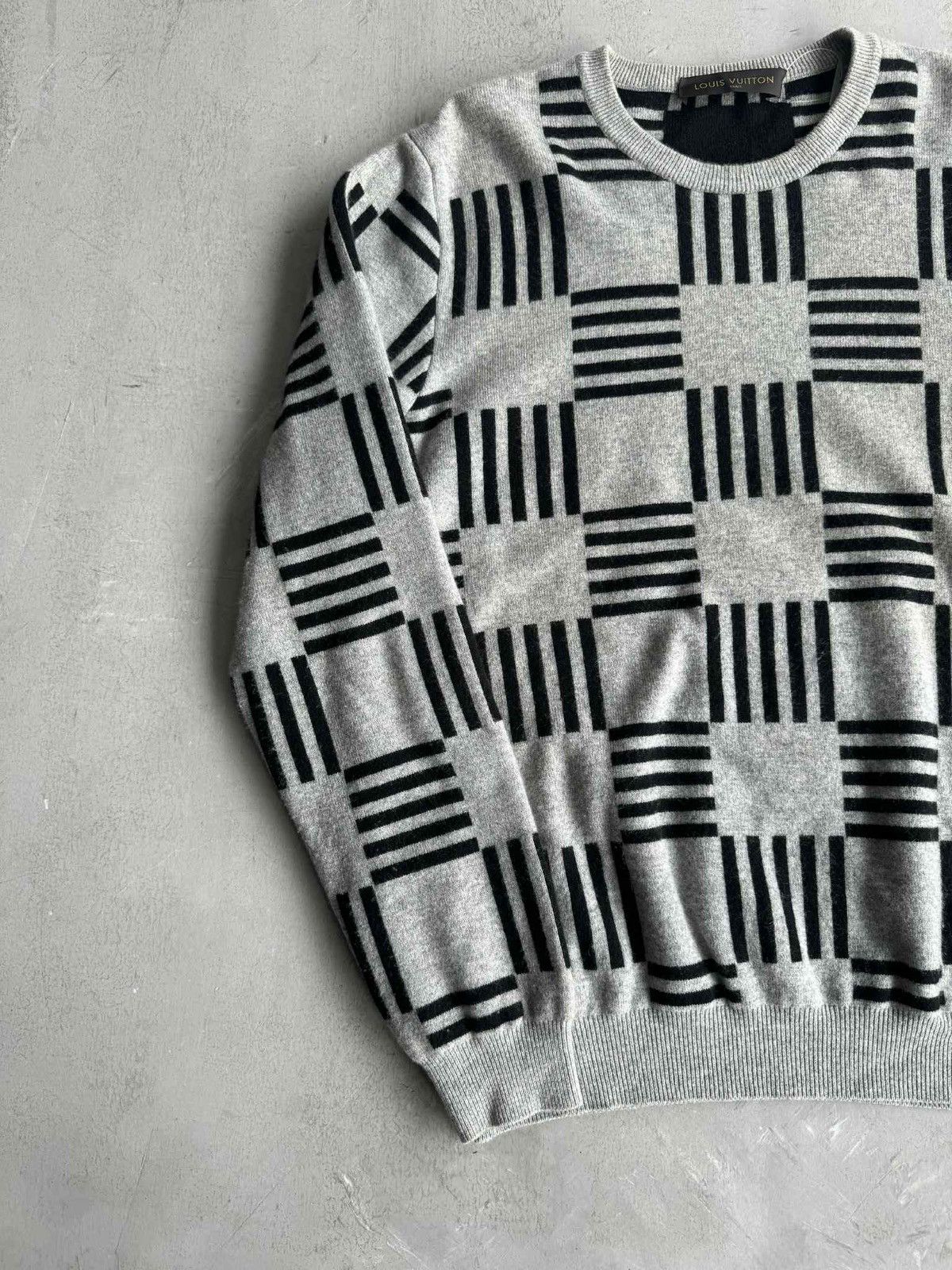 Louis Vuitton Louis Vuitton - Distorted Damier Crewneck Size US XL / EU 56 / 4 - 4 Thumbnail