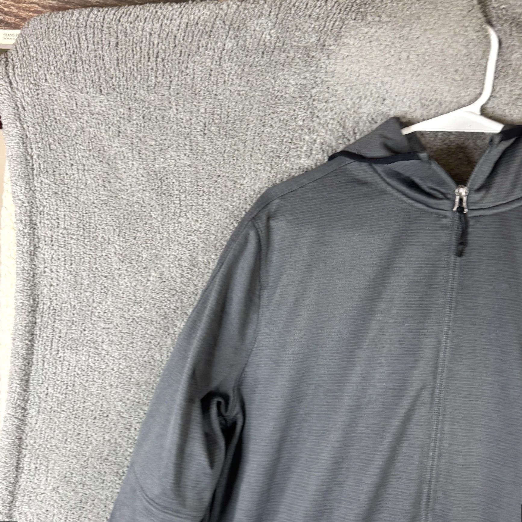 Under Armour Under Armour Jacket Mens L Gray Hooded Full Zip Lined Lightweight Athletic Running Gym Training Casual Front Zip Pockets Size US L / EU 52-54 / 3 - 5 Thumbnail