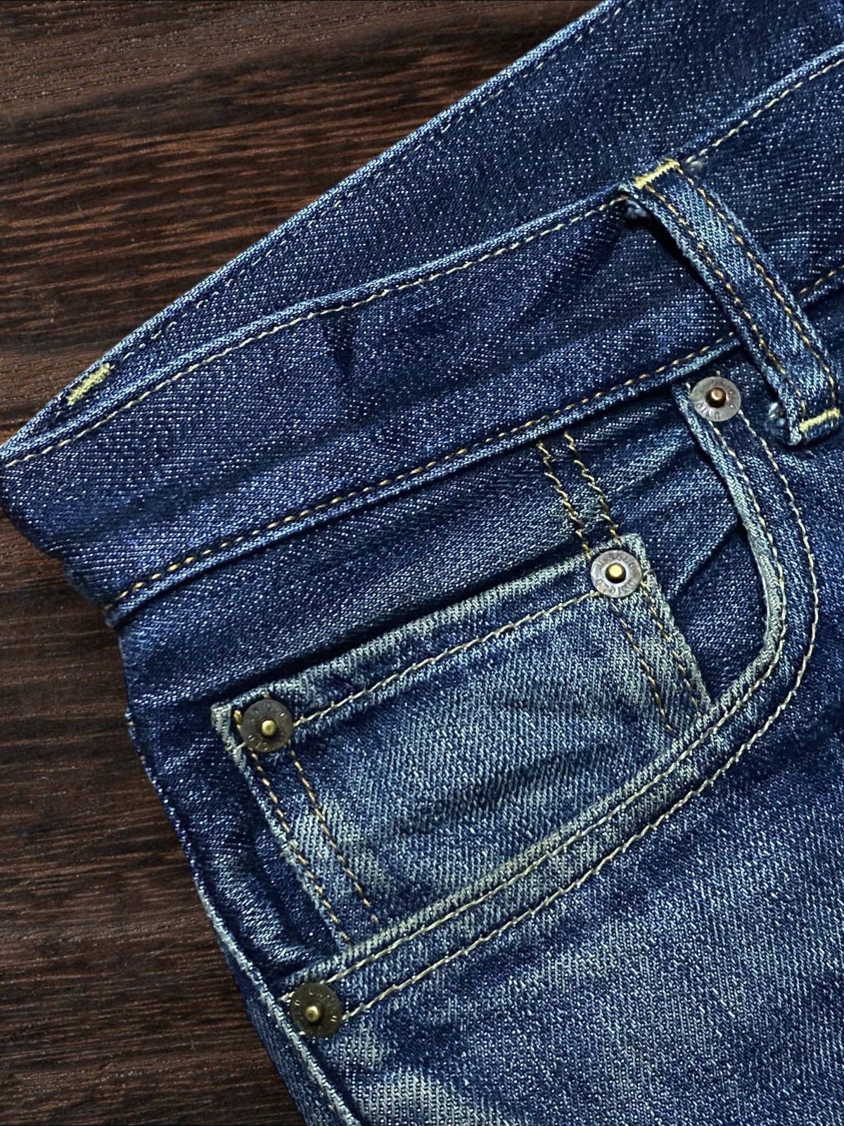 Japanese Brand Vintage Japanese Brand Uniqlo Mud Wash Distressed Loose Jean Size US 34 / EU 50 - 9 Thumbnail
