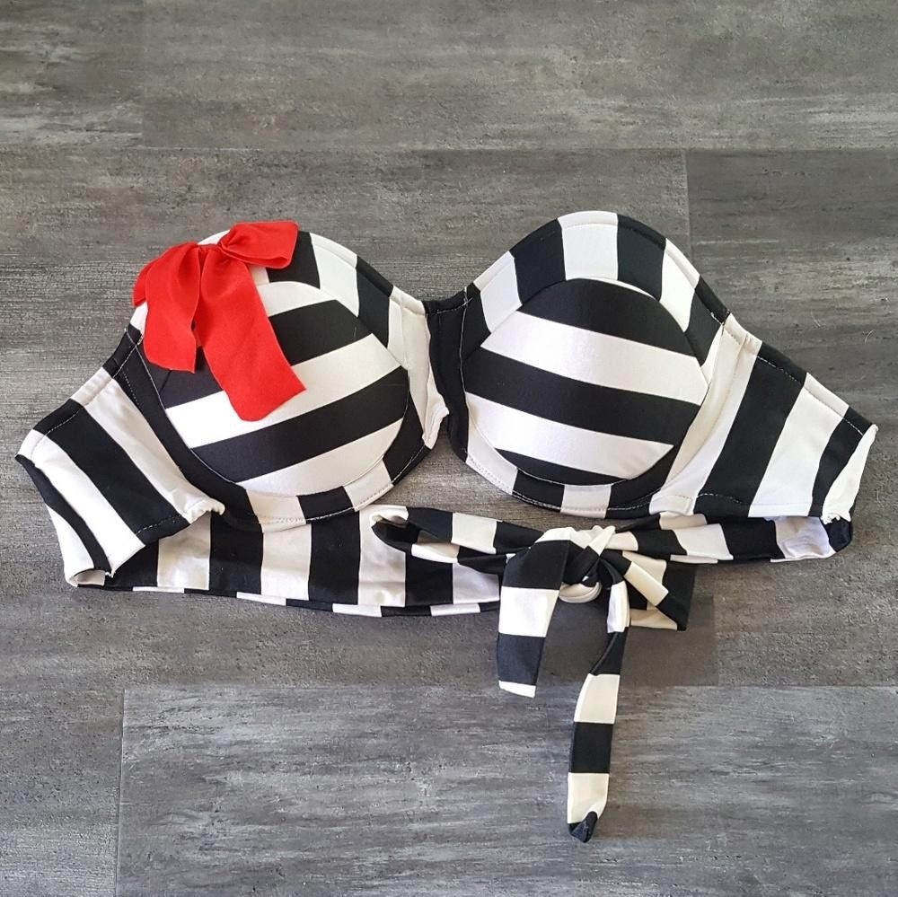 Designer White Black Beetlejuice Bikini Top Size ONE SIZE - 1 Thumbnail