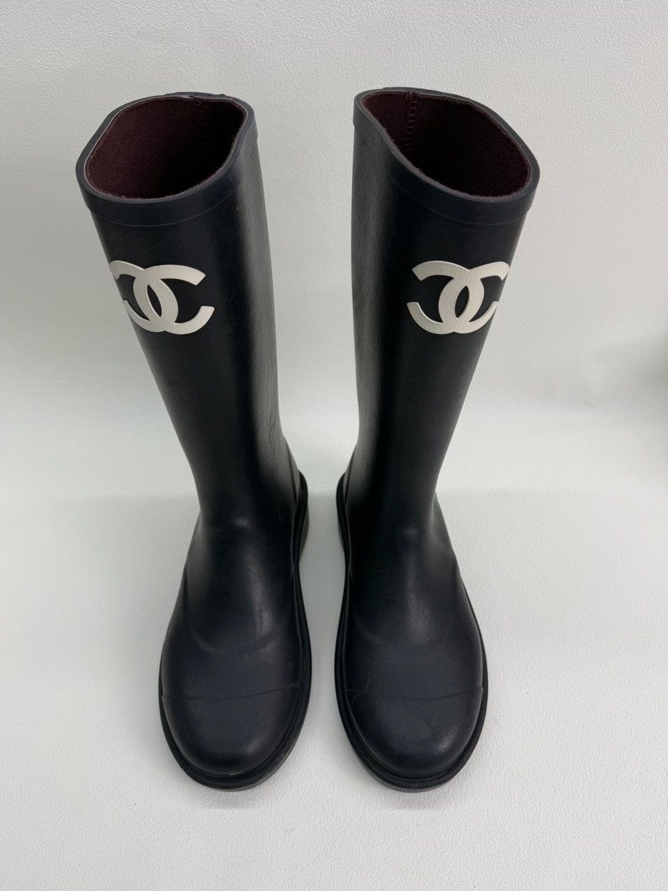 Chanel Chanel Red Lowtop Sneakers us_5 Women Size US 5 / IT 35 - 1 Thumbnail