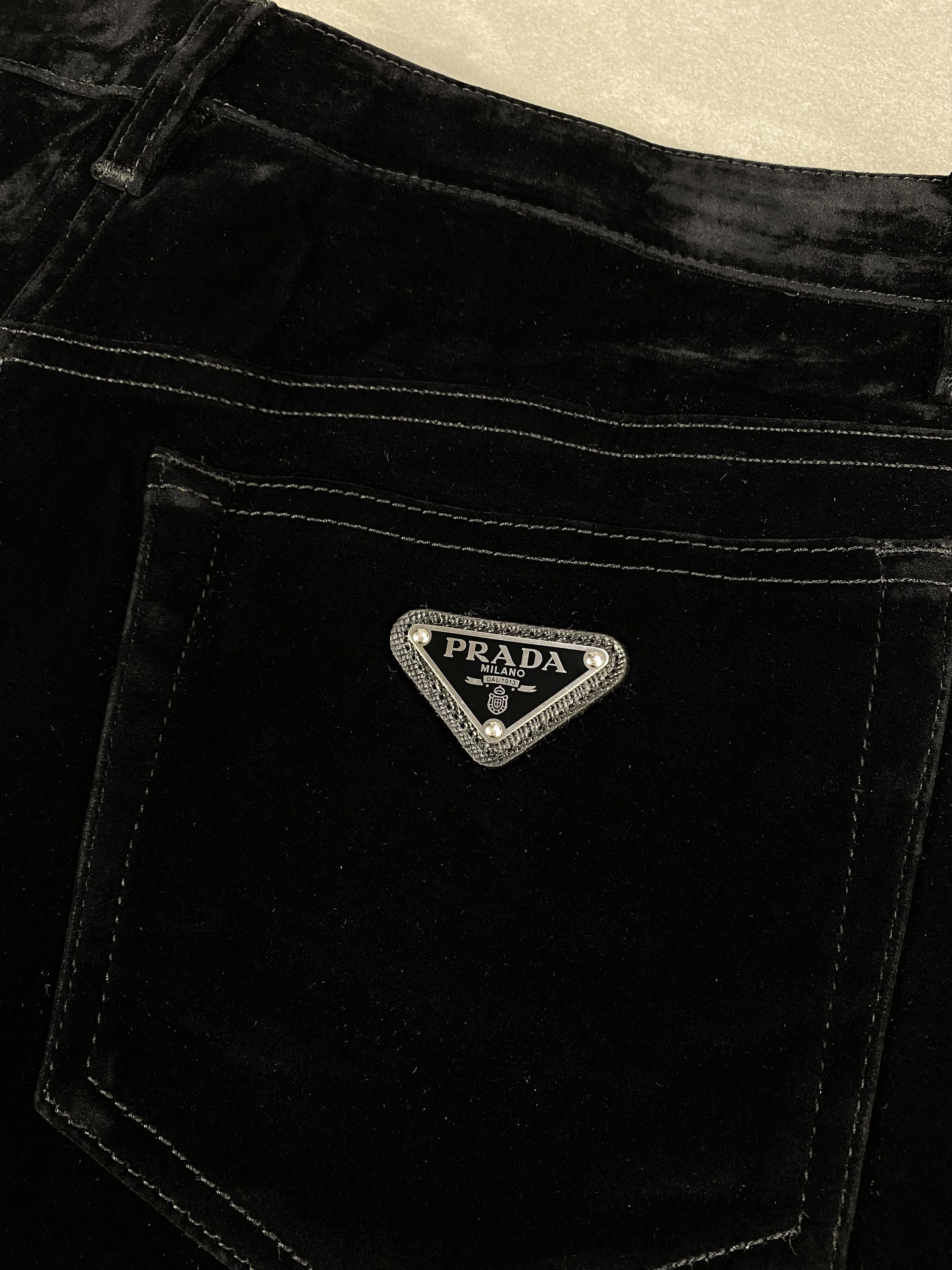 Prada Prada 23AW triangle-logo Velvet Denim Shorts Black Other Size 29" - 7 Thumbnail
