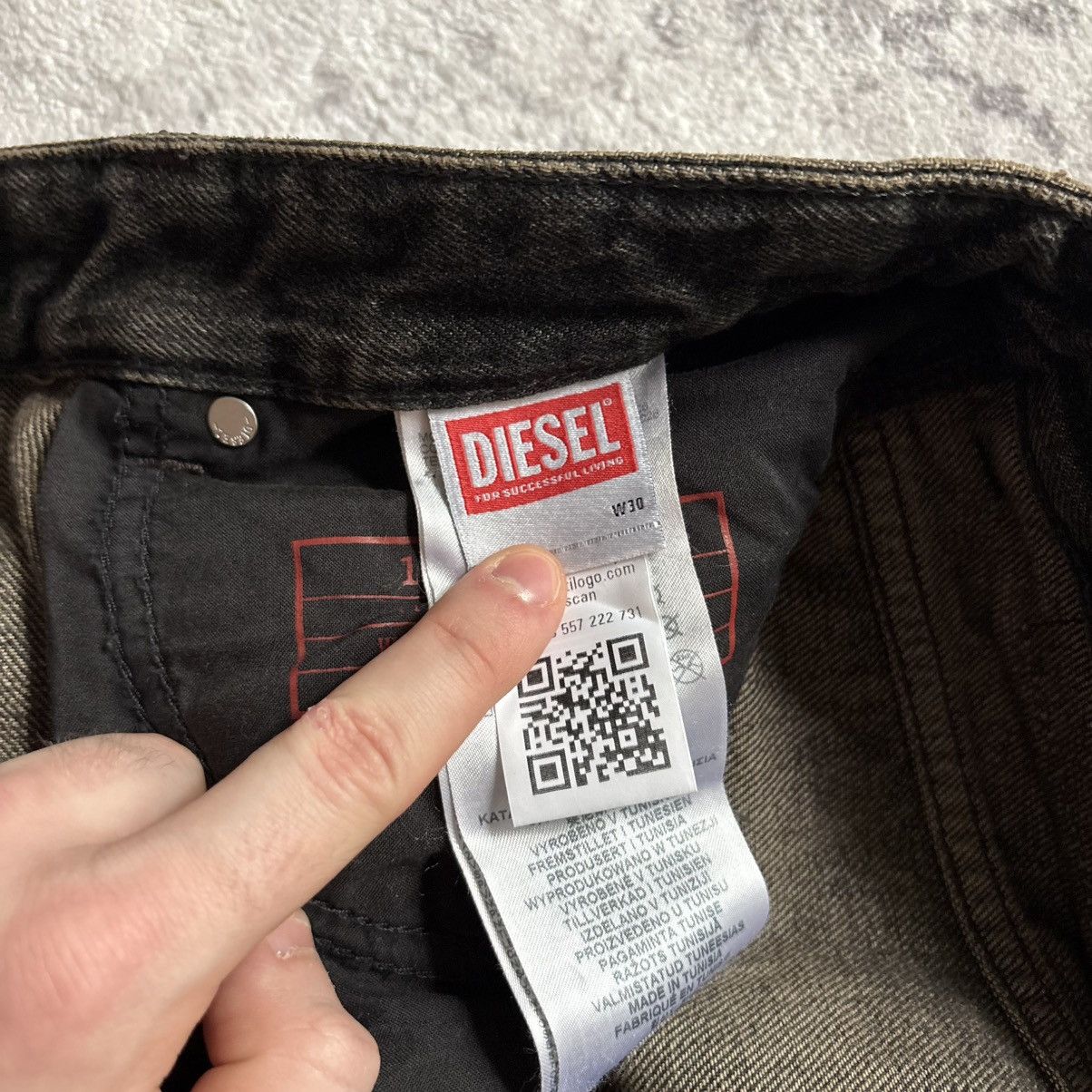 Diesel Diesel 1998 D-Buck Dirty Washed Bootcut Jeans | Size 30 Size US 30 / EU 46 - 11 Thumbnail