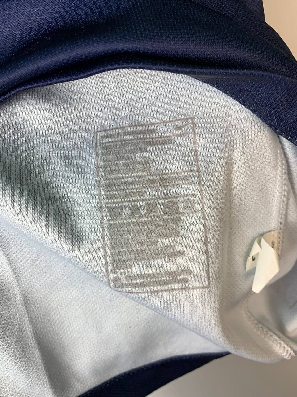 Nike 2017-2018 Red Bull Salzburg Nike Away Football Shirt Jersey Size US XS / EU 42 / 0 - 4 Thumbnail