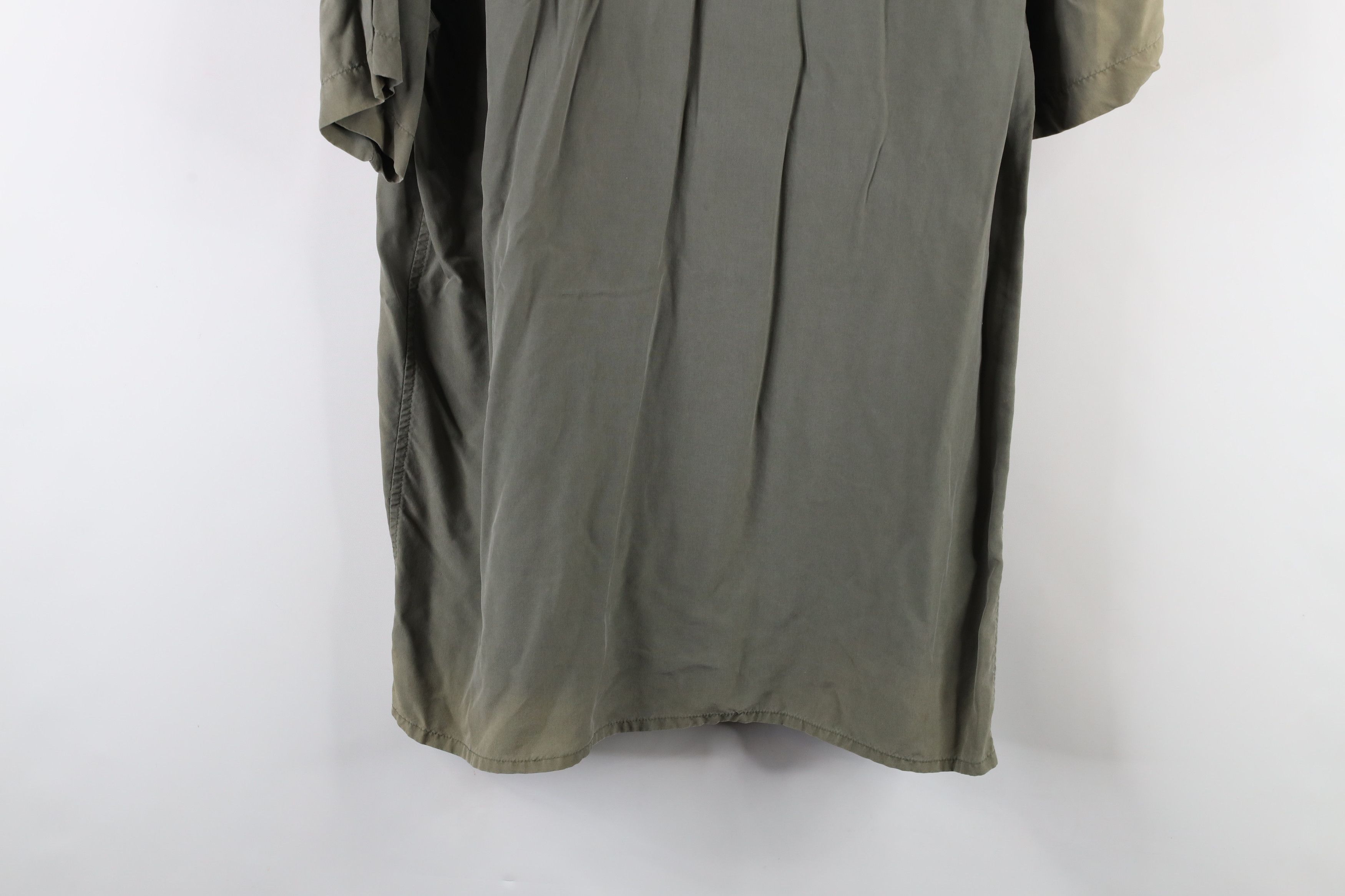 Vintage Vintage 90s Streetwear Silk Looped Collar Board Button Shirt Size US S / EU 44-46 / 1 - 16 Thumbnail
