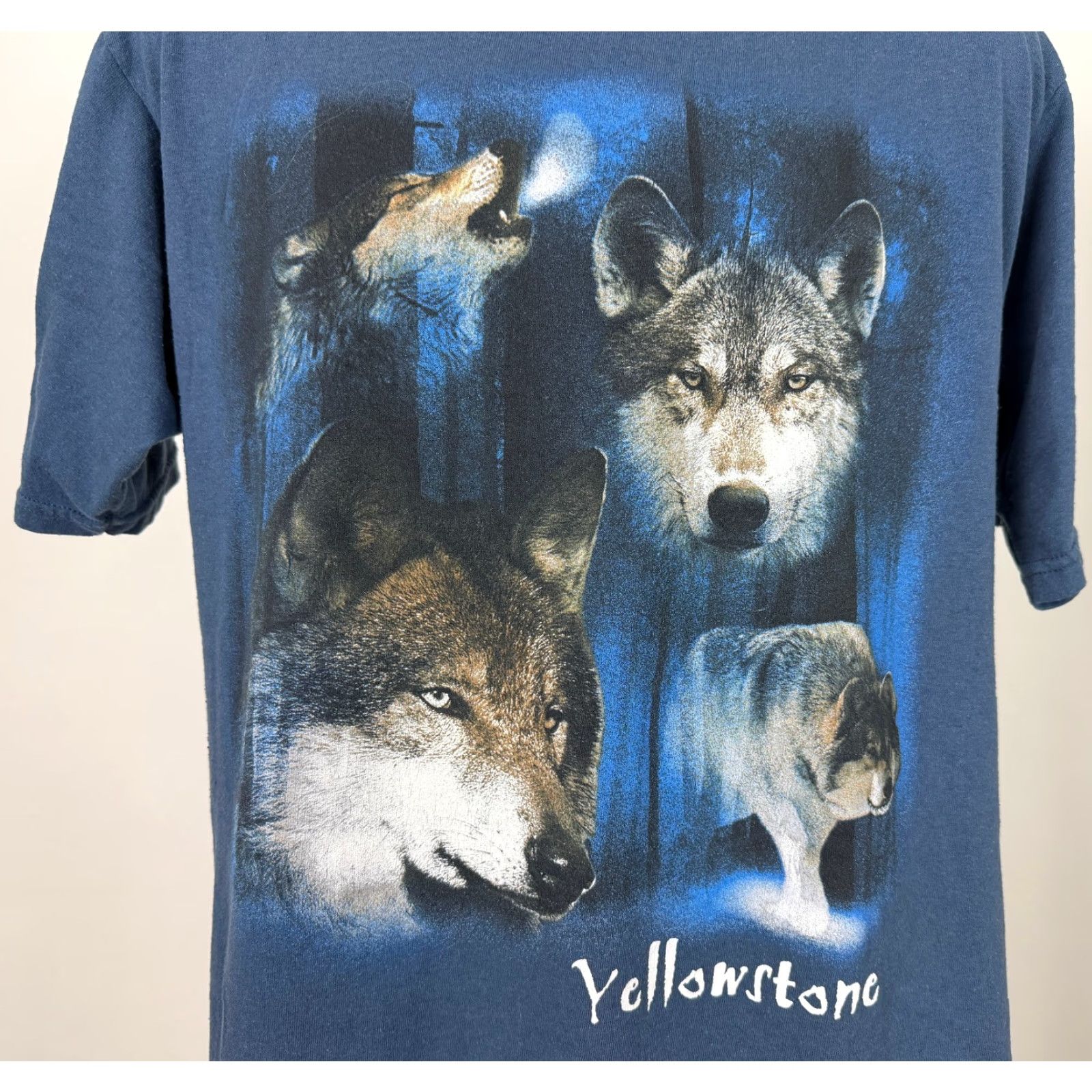 Vintage VINTAGE Yellowstone National Park Shirt Large Wolf Pack Nature USA Made Size US L / EU 52-54 / 3 - 5 Thumbnail