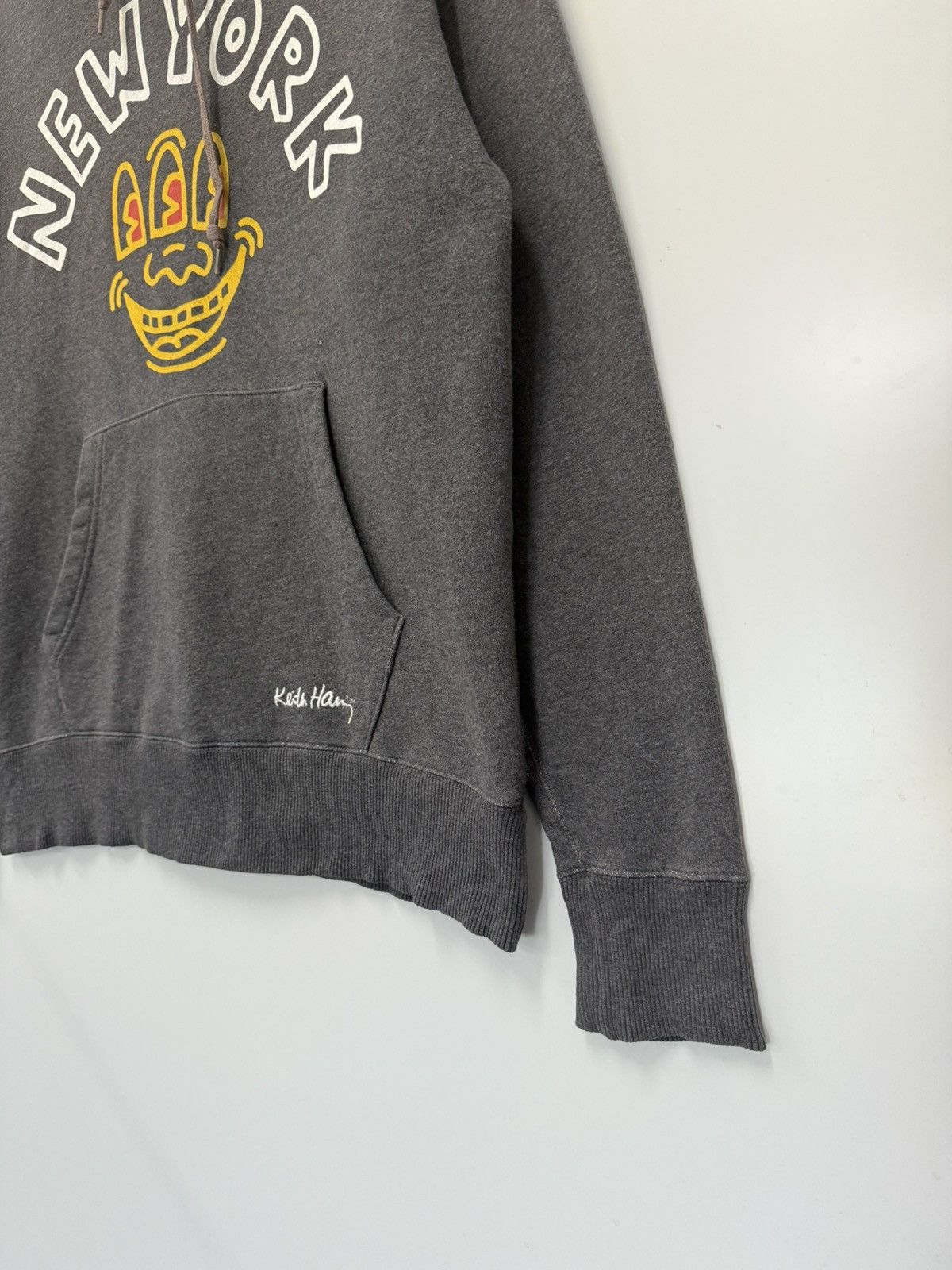 Japanese Brand 🔥 Uniqlo Japan Keith Haring NYC Sunfaded Sweat Hoodie - M Size US M / EU 48-50 / 2 - 2 Thumbnail