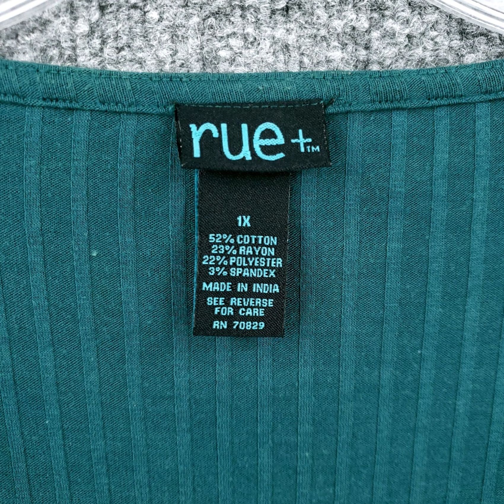 Vintage Rue21 Blouse Womens 1X Green Tunic Lace Up Long Sleeve Knit V-Neck Ribbed Cotton Plus Size Shirt Women Size XL / US 12-14 / IT 48-50 - 3 Thumbnail