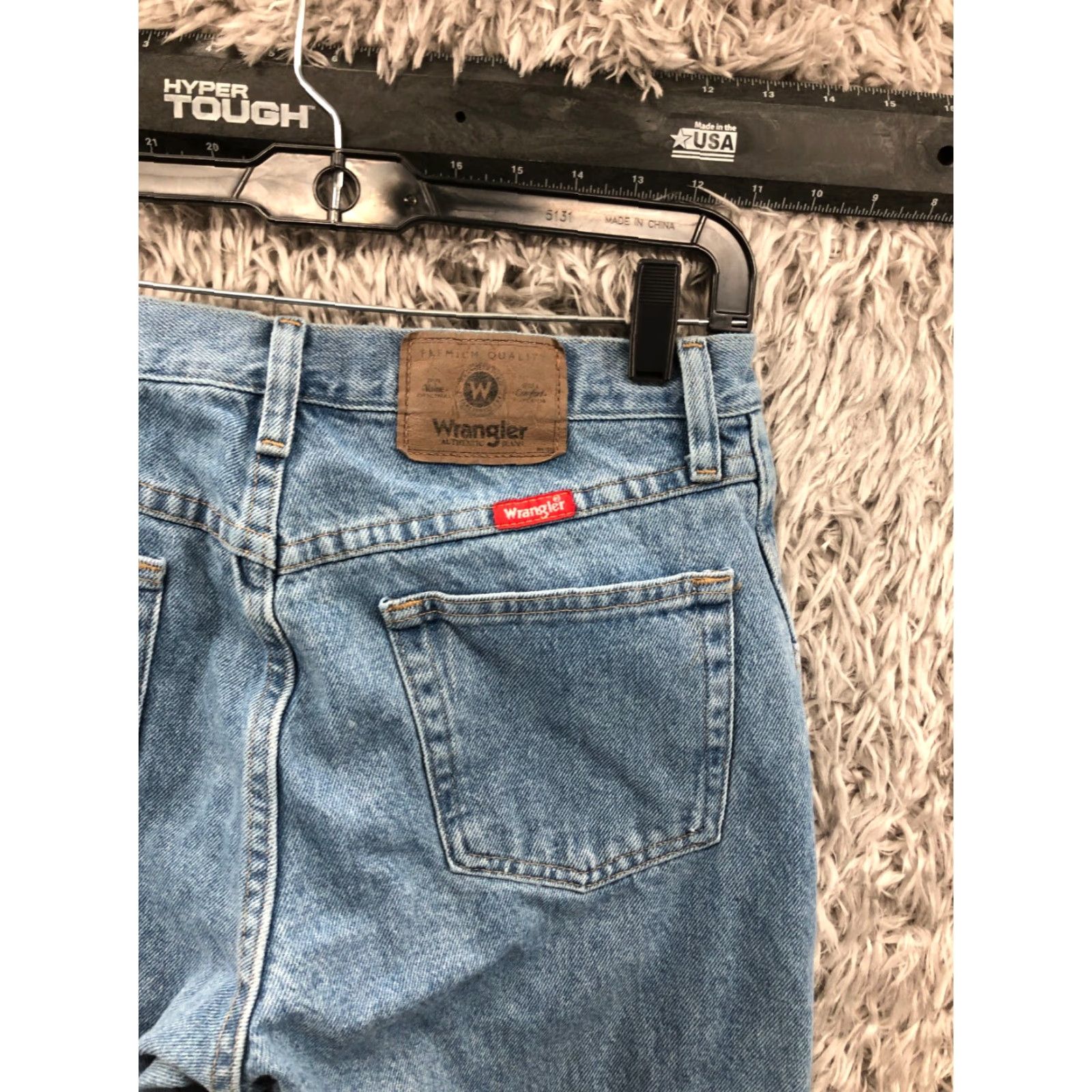 Wrangler Wrangler Jeans Mens Regular Fit 31x30 Mid Rise Straight Medium Wash Blue Size US 31 - 6 Thumbnail