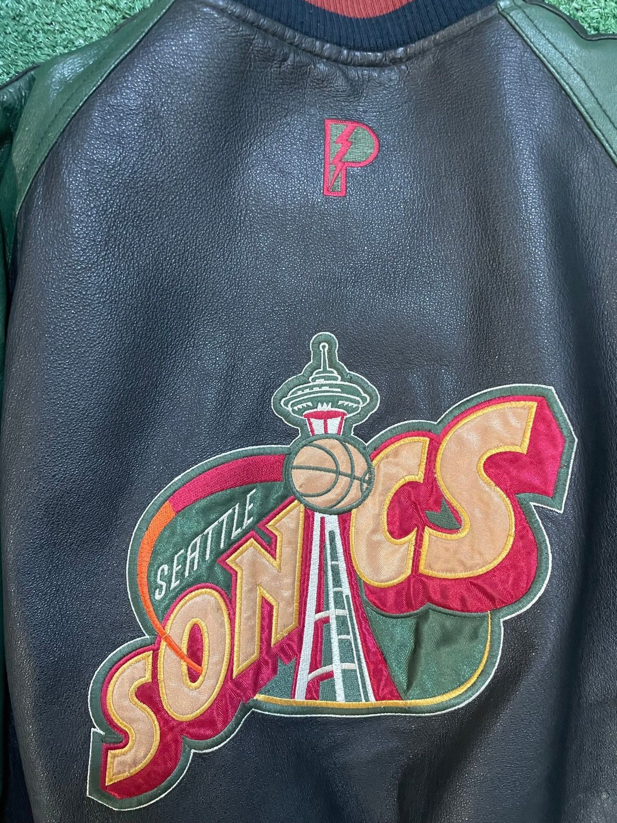 Pro Player Vintage 1990s Seattle Sonics pro player leather jacket Size US L / EU 52-54 / 3 - 4 Thumbnail