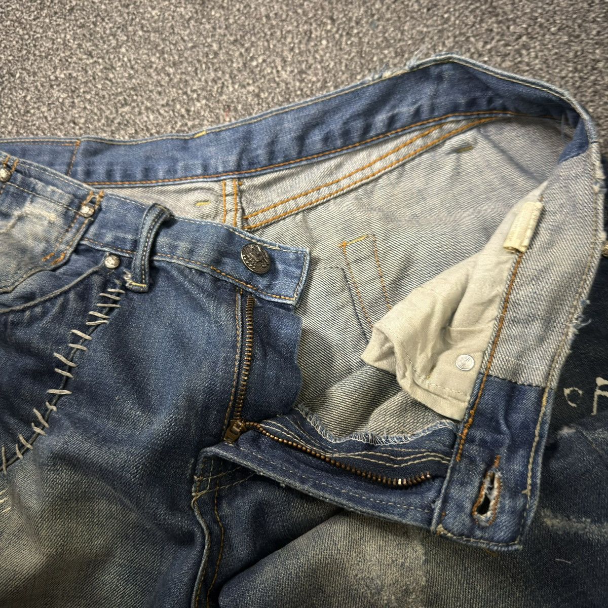 Japanese Brand Japanese Destroyed Karakuri Thrashed Denim Vintage Y2K Size US 34 / EU 50 - 17 Thumbnail