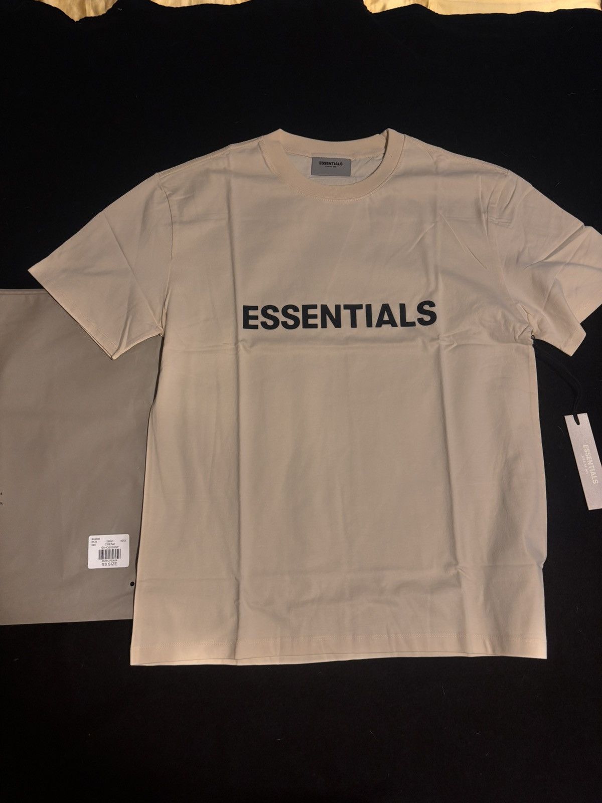 Essentials Essentials fear of god boxy tee shirt cream applique logo Size US XS / EU 42 / 0 - 2 Thumbnail