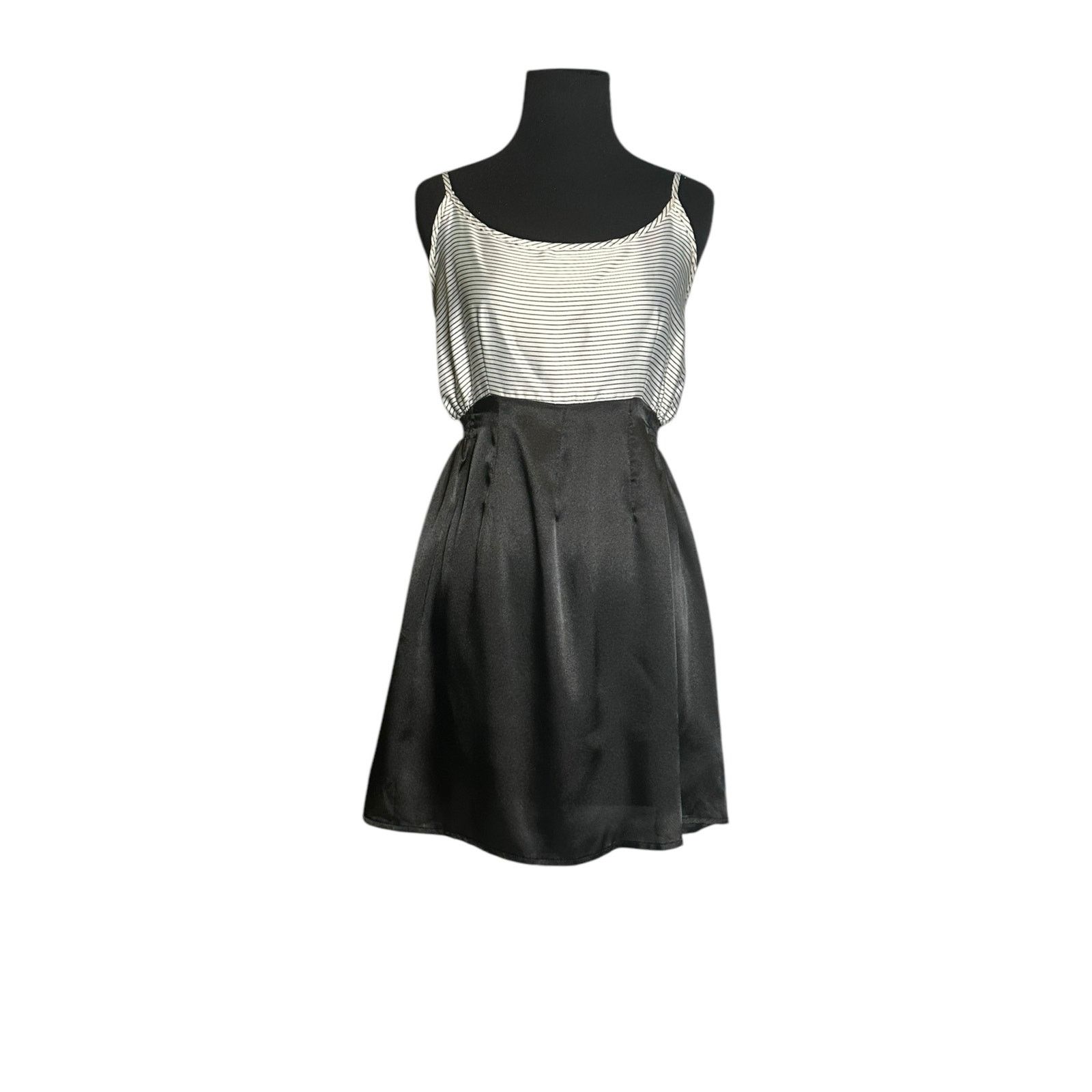 MINKPINK Minkpink black white satin summer mini dress size 12 Size XL / US 12-14 / IT 48-50 - 1 Thumbnail