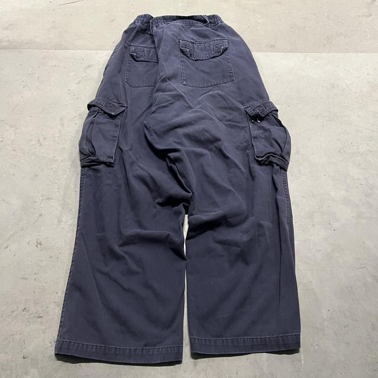 Vintage Vintage Y2K/2000s Really Nice Sun Fade Navy Blue Cargo Shorts With a baggy Fit! Size US 36 / EU 52 - 5 Thumbnail