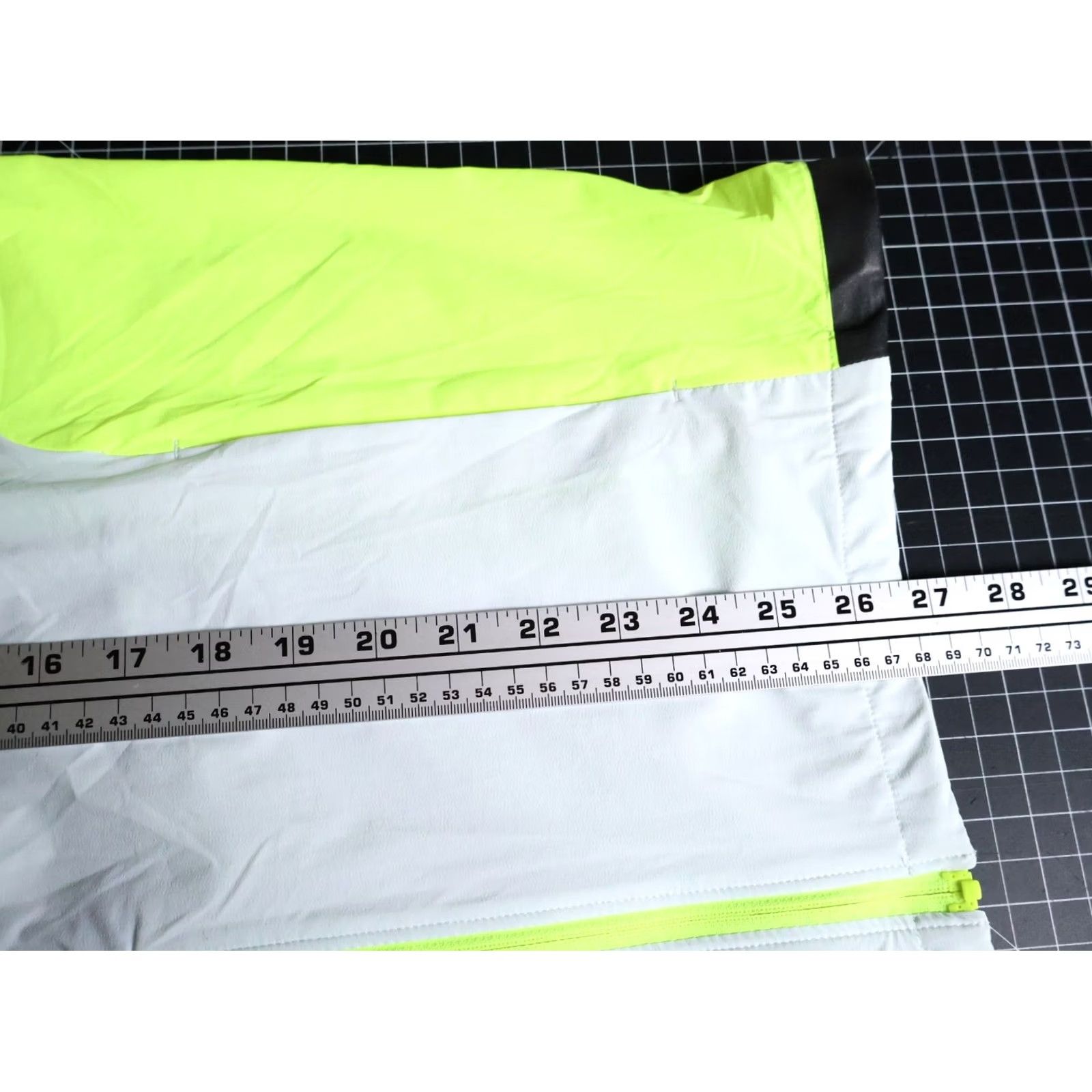 Brooks Brooks Running Vest Men's Large White Black Yellow Zip Up 211358 Size US L / EU 52-54 / 3 - 6 Thumbnail