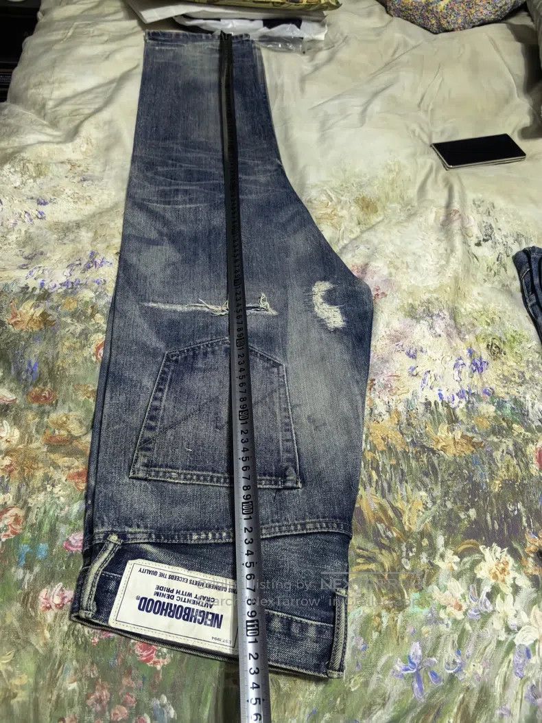 Neighborhood Neighborhood size L Jeans Size US 27 - 7 Thumbnail