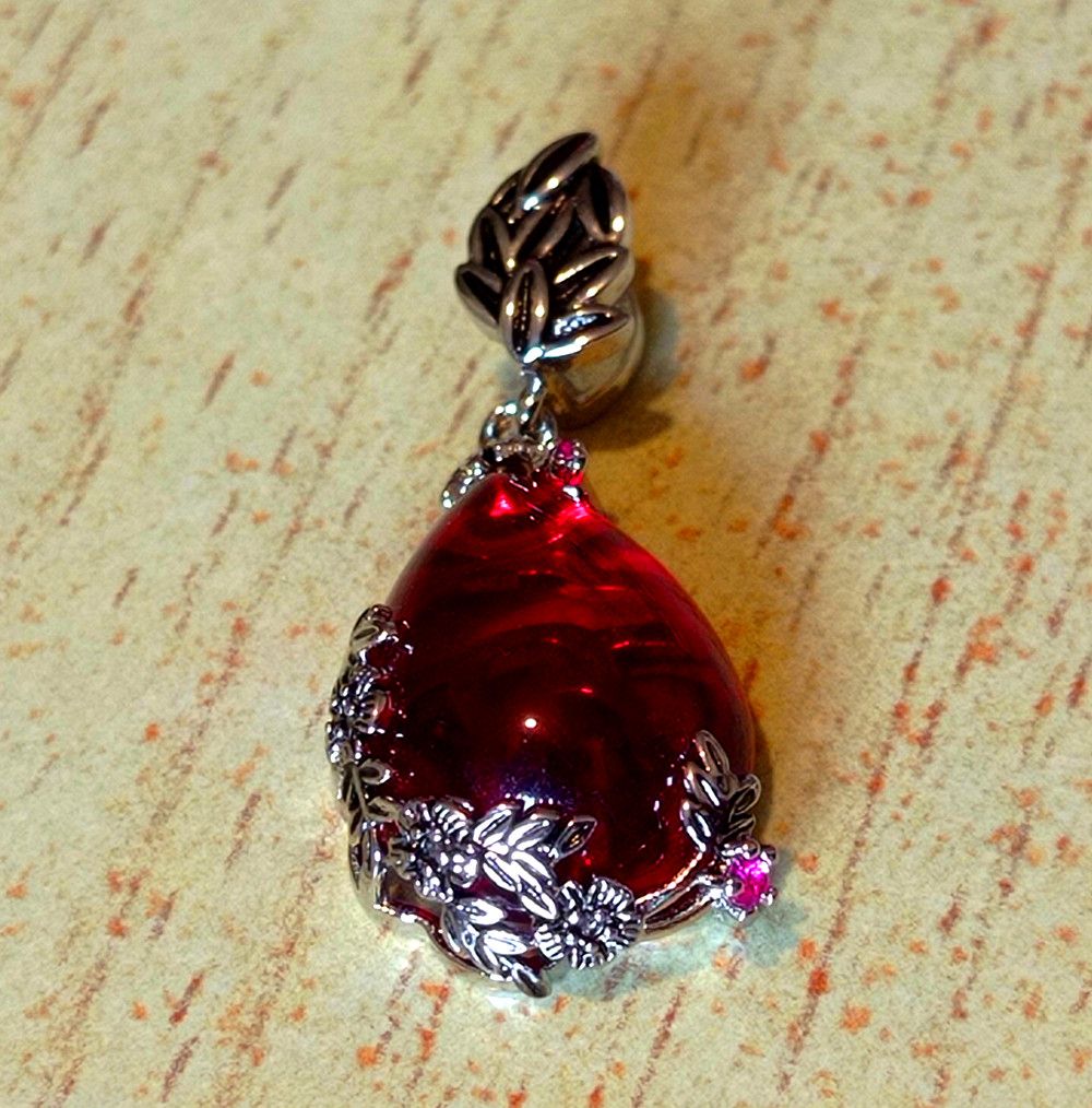 Vintage Floral Garnet Pendant Silver Necklace Chrome Rave