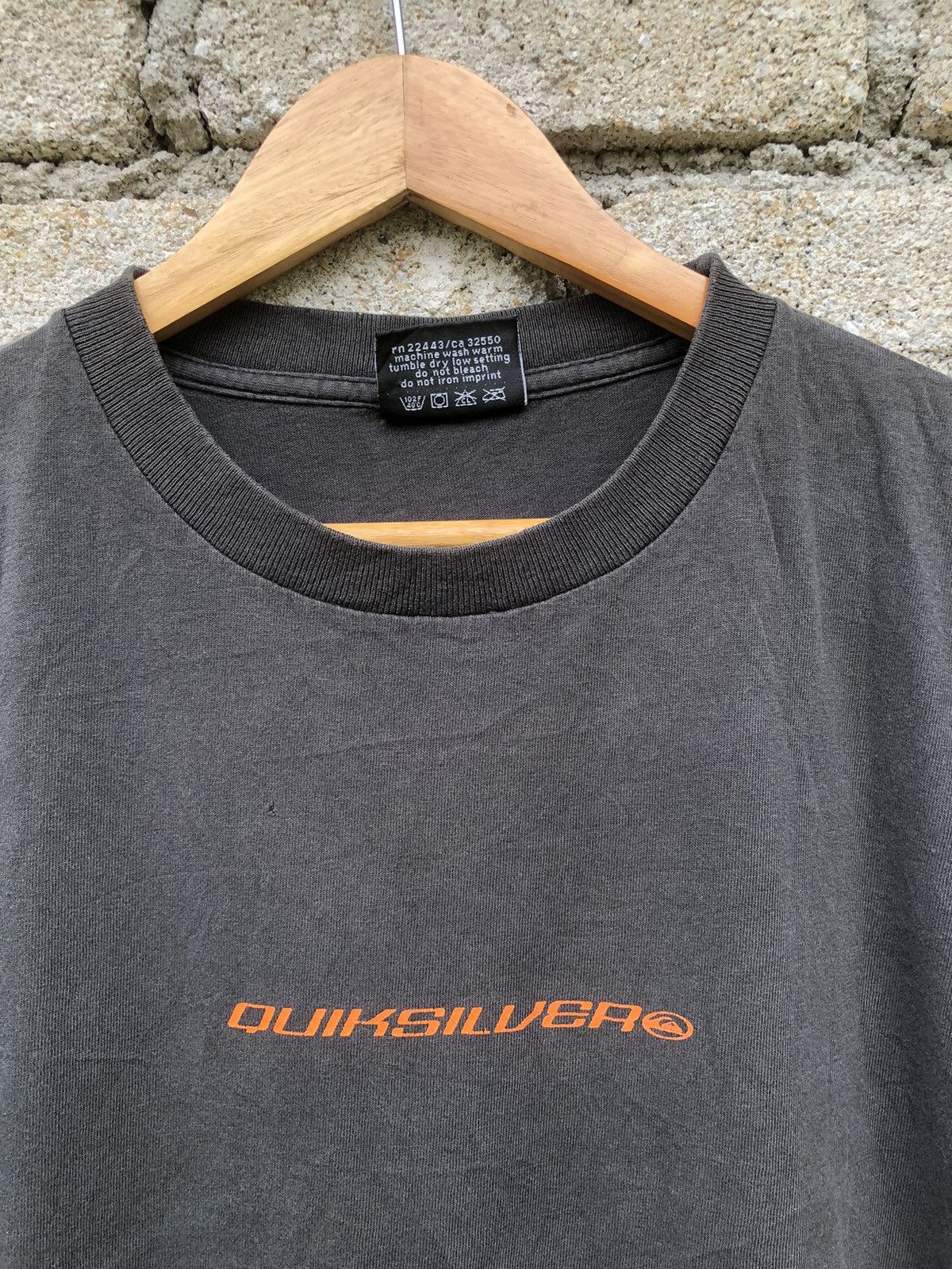Quiksilver × Vintage Vintage Beauty Sunfaded 90s Quiksilver Big Logo Backhit Tee Size US L / EU 52-54 / 3 - 15 Thumbnail