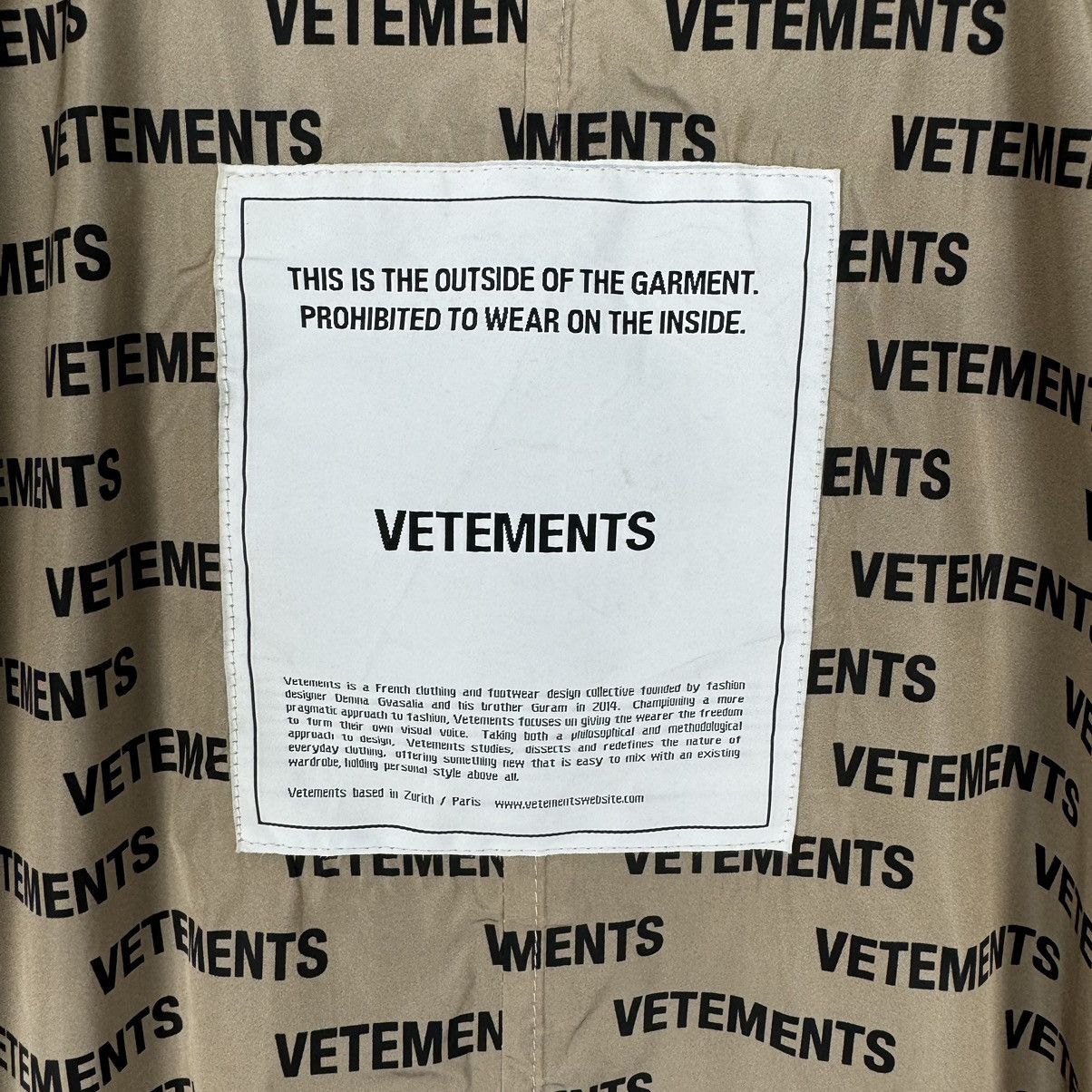 Vetements 🔥VETEMENTS VETMON HIVER 2019 MONOGRAM UNISEX RAINCOAT JACKET Size US S / EU 44-46 / 1 - 15 Thumbnail