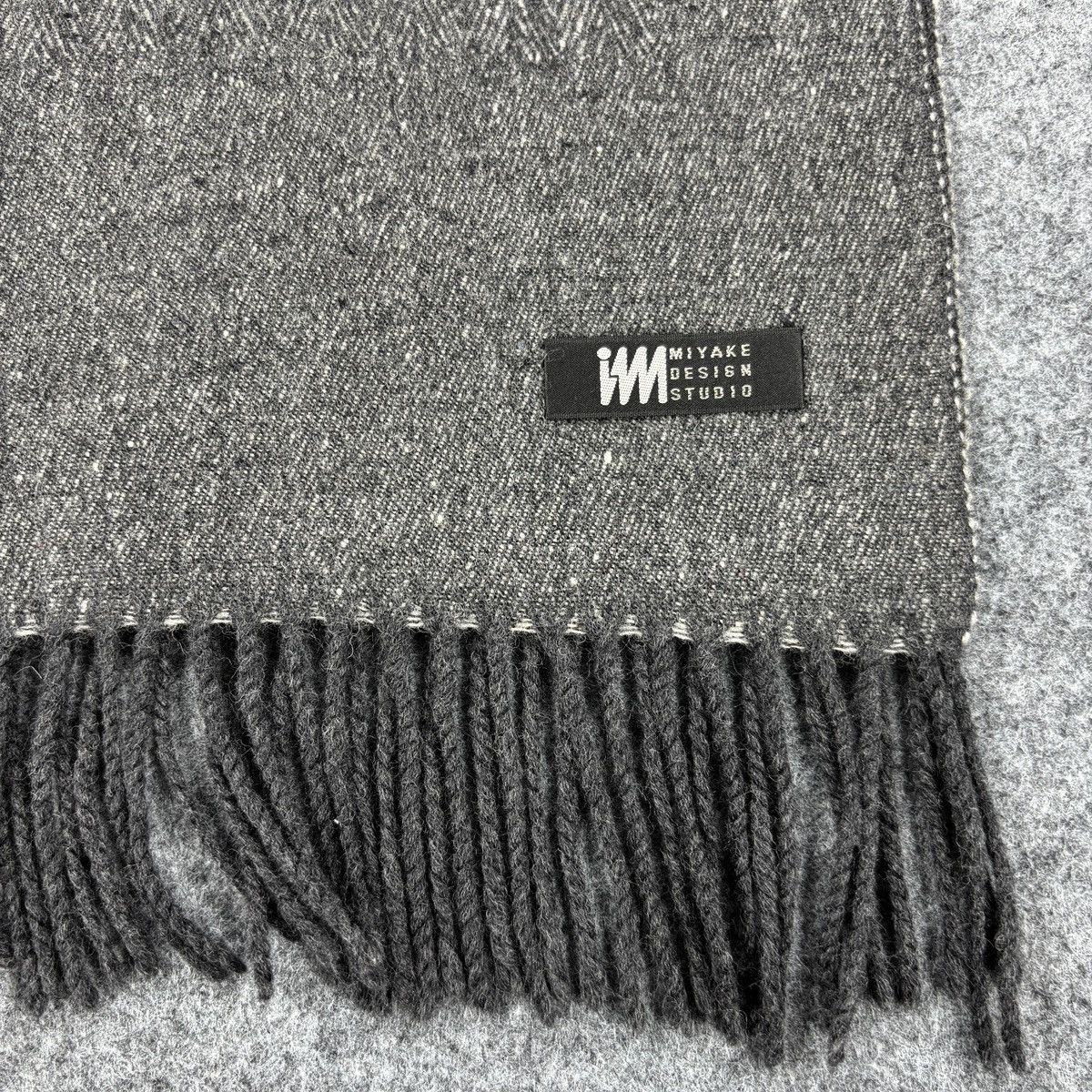 Issey Miyake × Vintage Issey Miyake Scarf # D748 # Muffler # Neckwear Size ONE SIZE - 3 Thumbnail