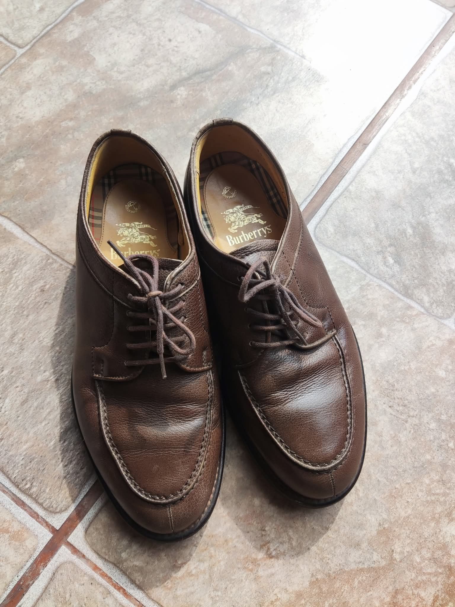 Burberry Burberry Made in Japan Authentic 24.5 cm Size US 6.5 / EU 39-40 - 1 Thumbnail