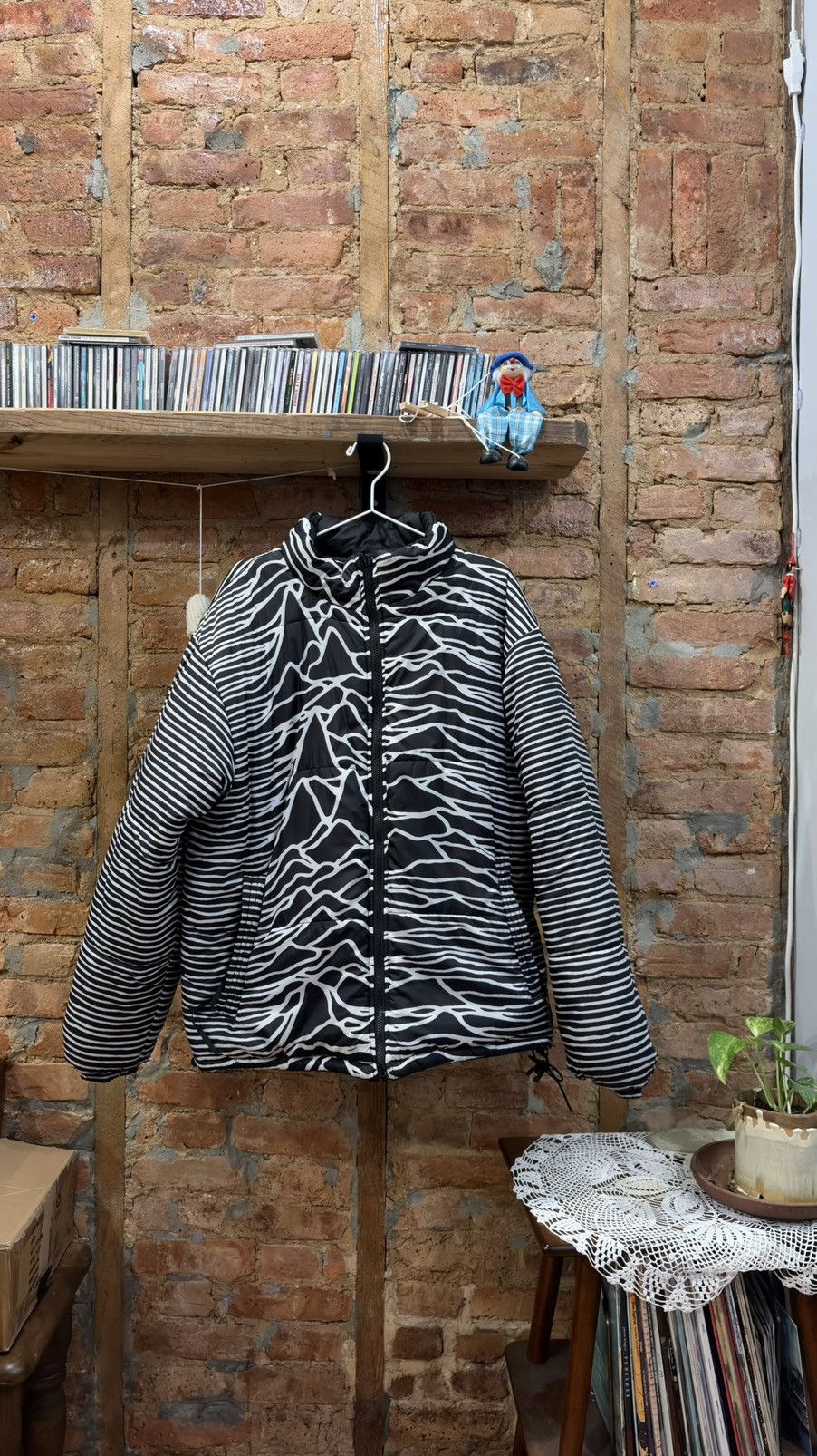 Joy Division × Pleasures Pleasures x Joy Division Reversible Puffer Jacket Size US XL / EU 56 / 4 - 1 Thumbnail
