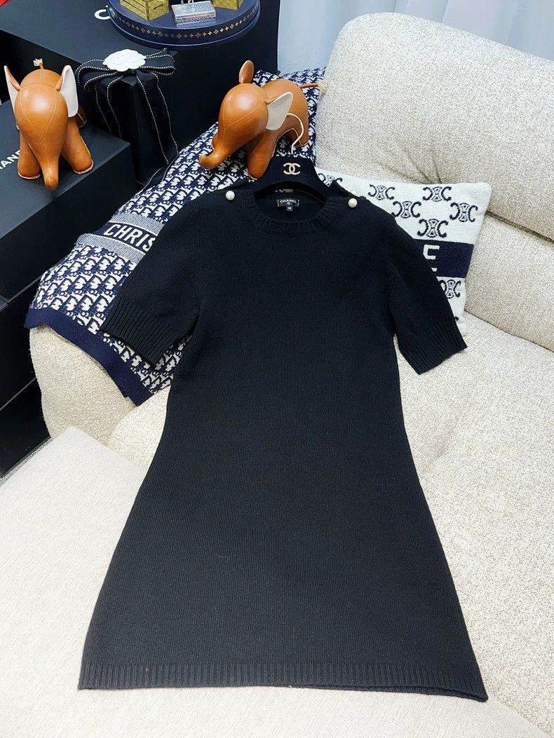 Chanel Chanel Black Short-Sleeve Cashmere Dress - dmc Size US 38 / EU 54 - 1 Thumbnail