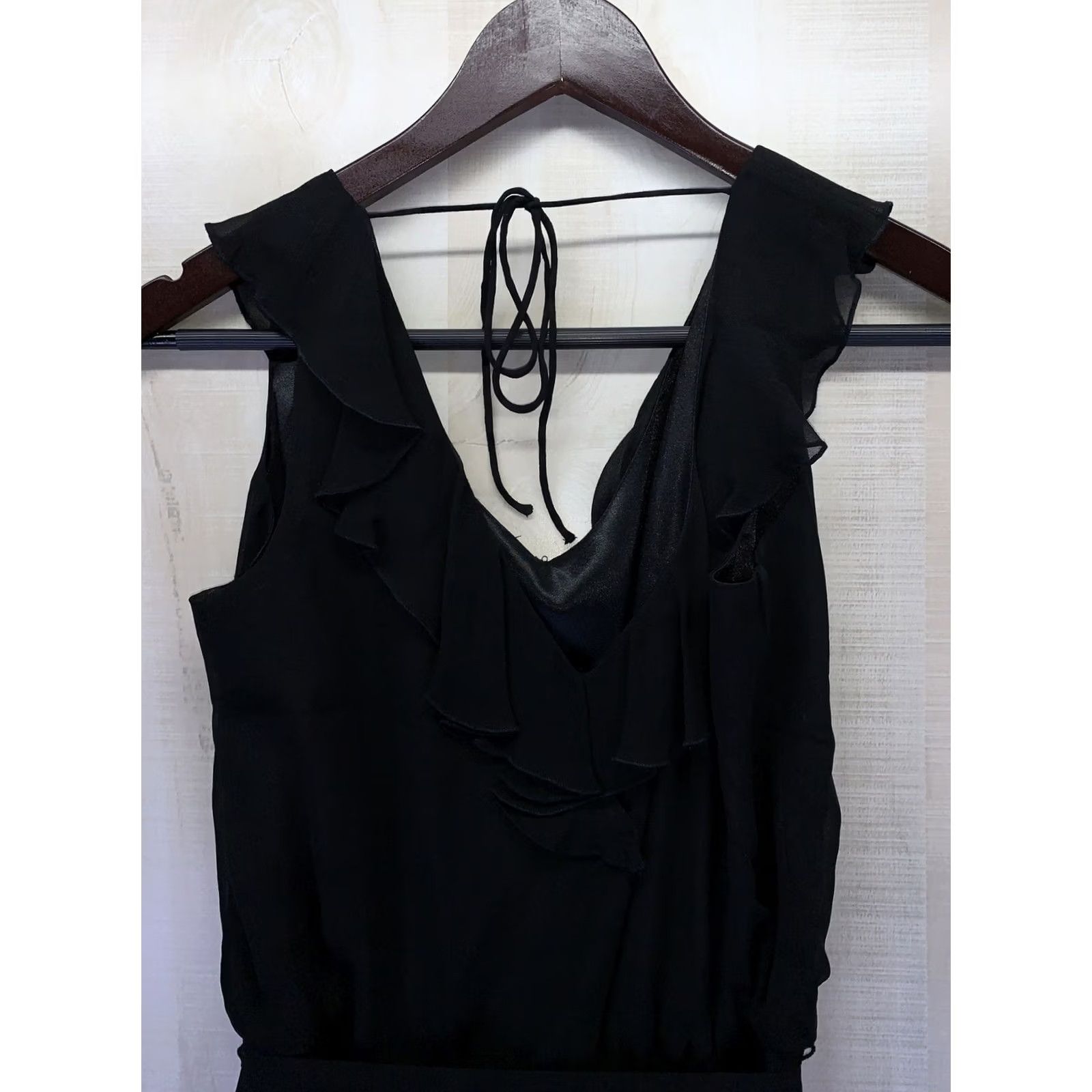 White House Black Market VINTAGE White House Black Market Dress Tank V-Neck Chiffon Silk Ruffle Knee Length Womens 2-5642 Black Size XS / US 0-2 / IT 36-38 - 6 Thumbnail