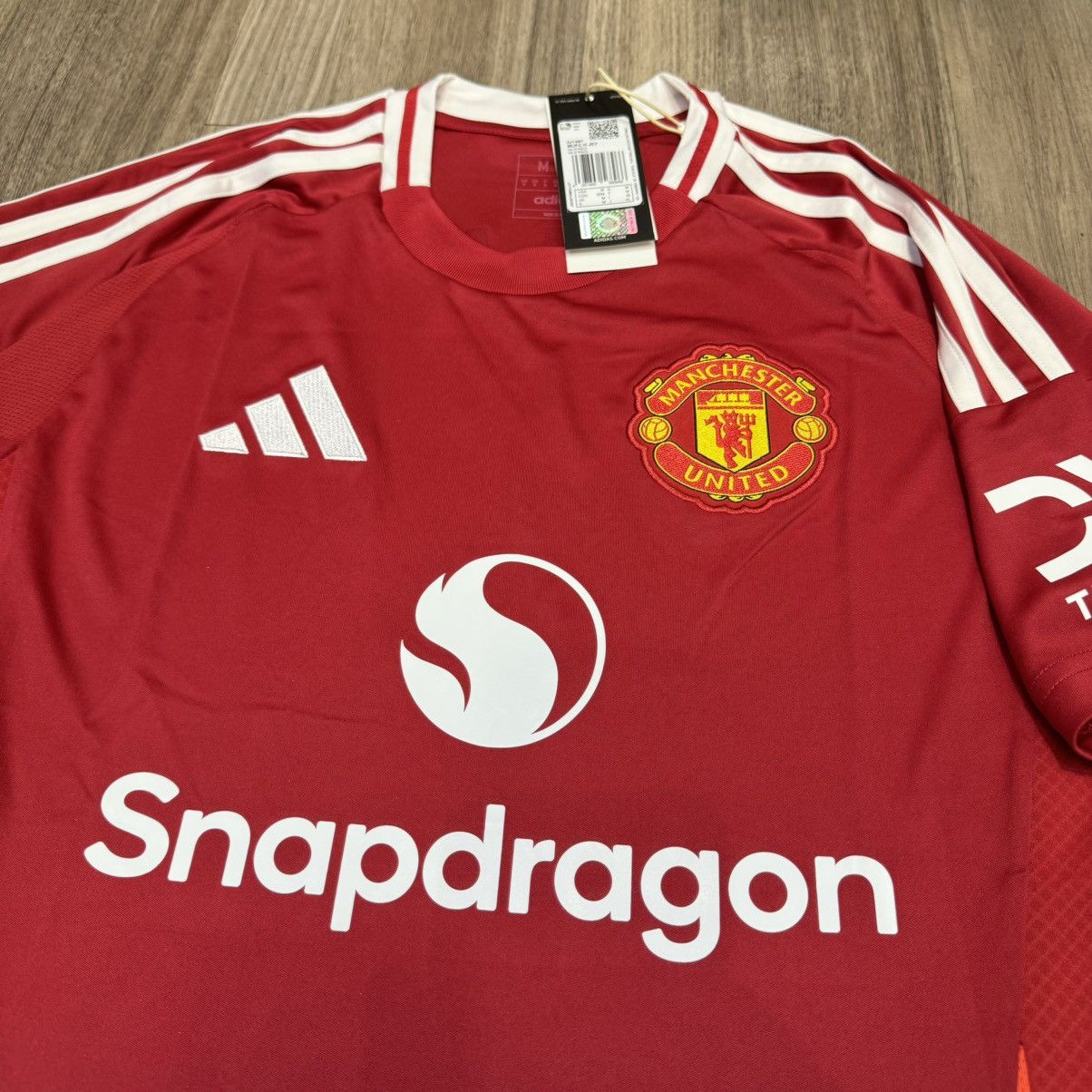 Adidas Manchester united 24/25 home shirt #4 De Ligt (bnwt) Size US M / EU 48-50 / 2 - 3 Thumbnail