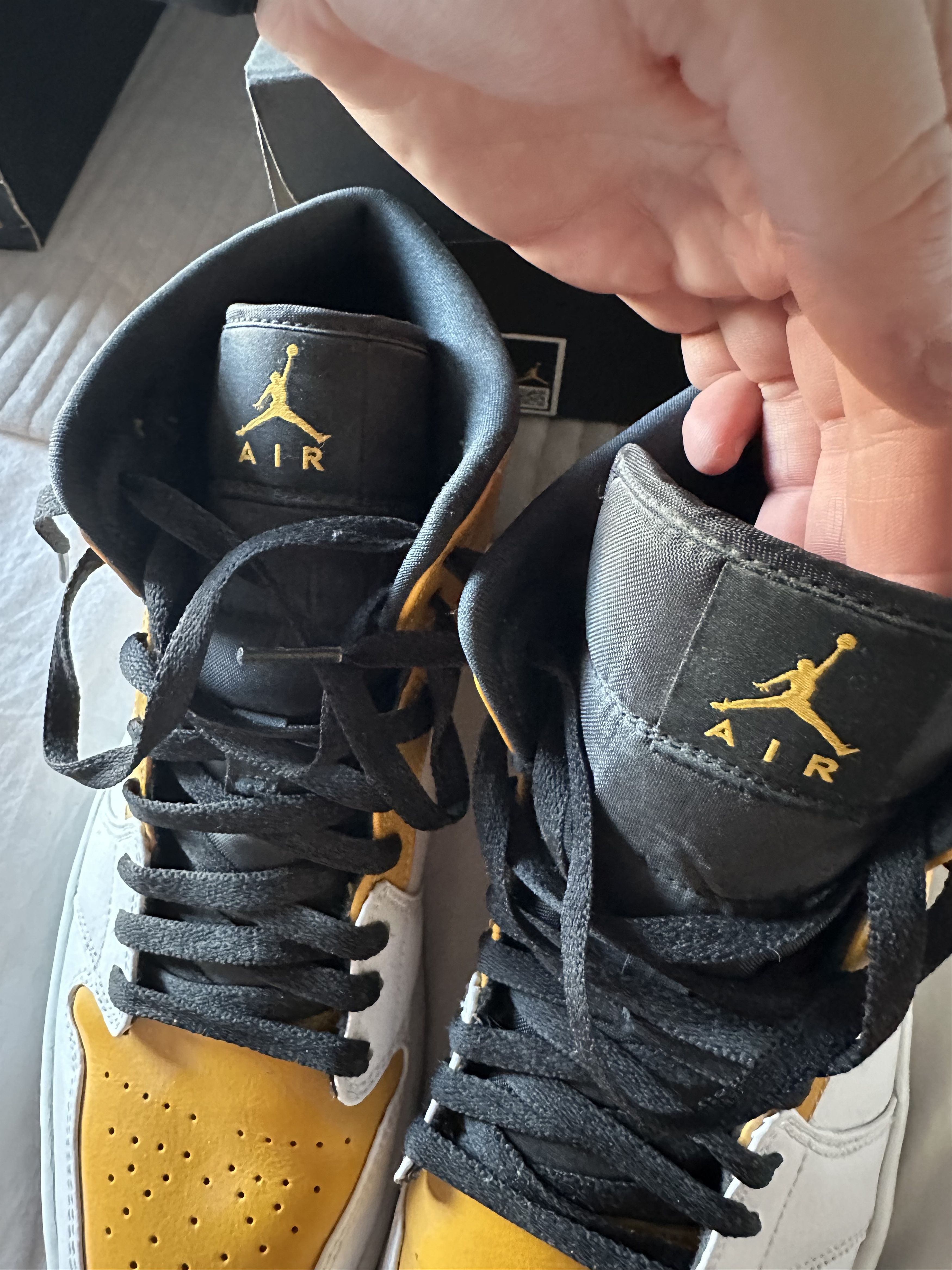 Nike Jordan 1 University Gold UK10 / US11 Size US 11 / EU 44 - 2 Thumbnail