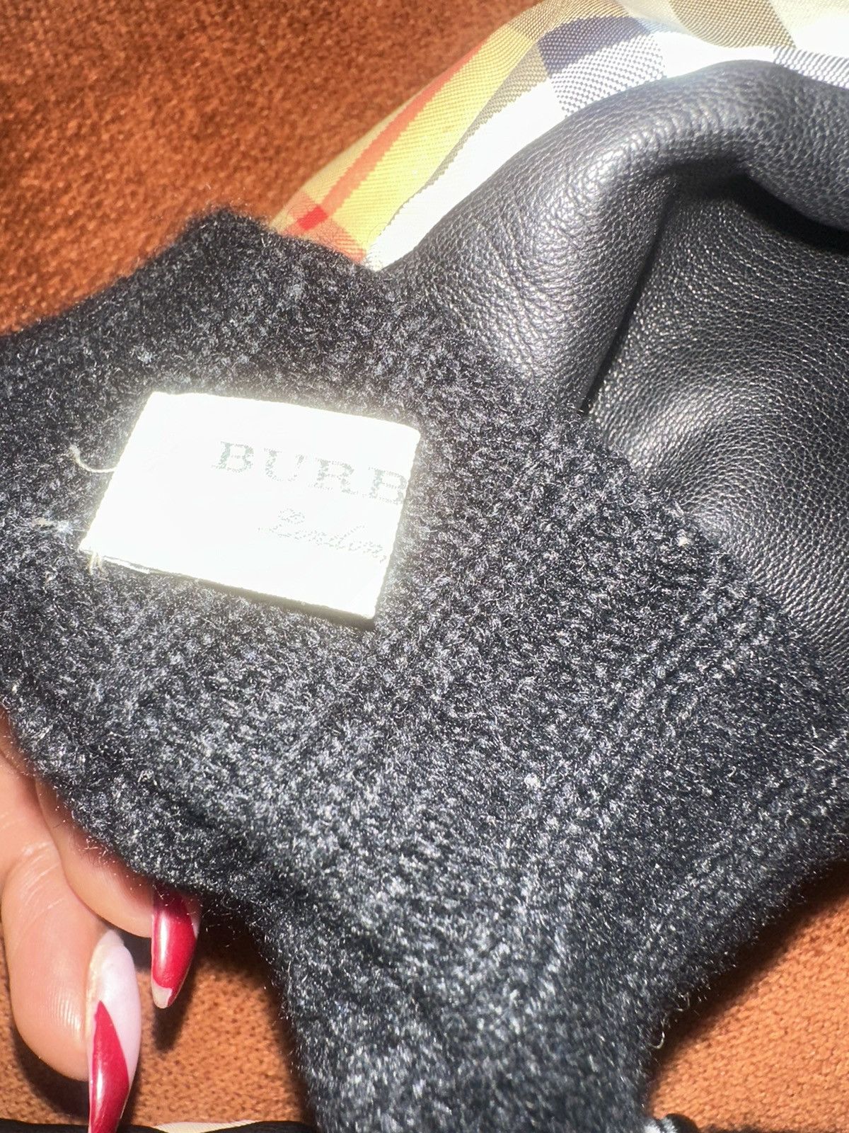 Burberry Burberry Women’s Check Gloves – Authentic – Lightly Used Size ONE SIZE - 3 Thumbnail
