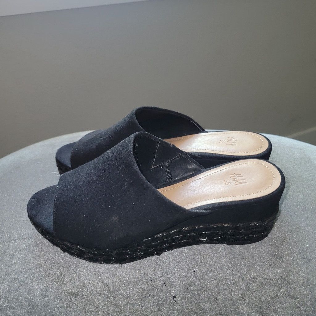 H&M H&M Faux Suede Mules Block Size 36EU 6US Women's Size US 6 / IT 36 - 7 Thumbnail
