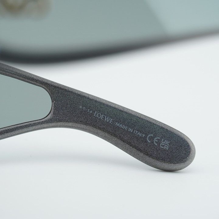 Loewe Loewe LW40108I O5X Sunglasses Metallic Grey Shield Frame Size ONE SIZE - 8 Thumbnail