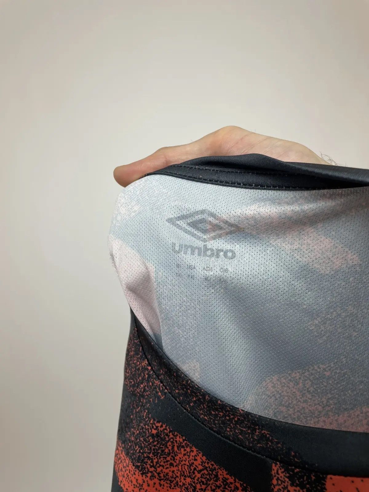 Umbro Umbro Pro Training O2 England Soccers Jersey Mens size XL Size US XL / EU 56 / 4 - 6 Thumbnail