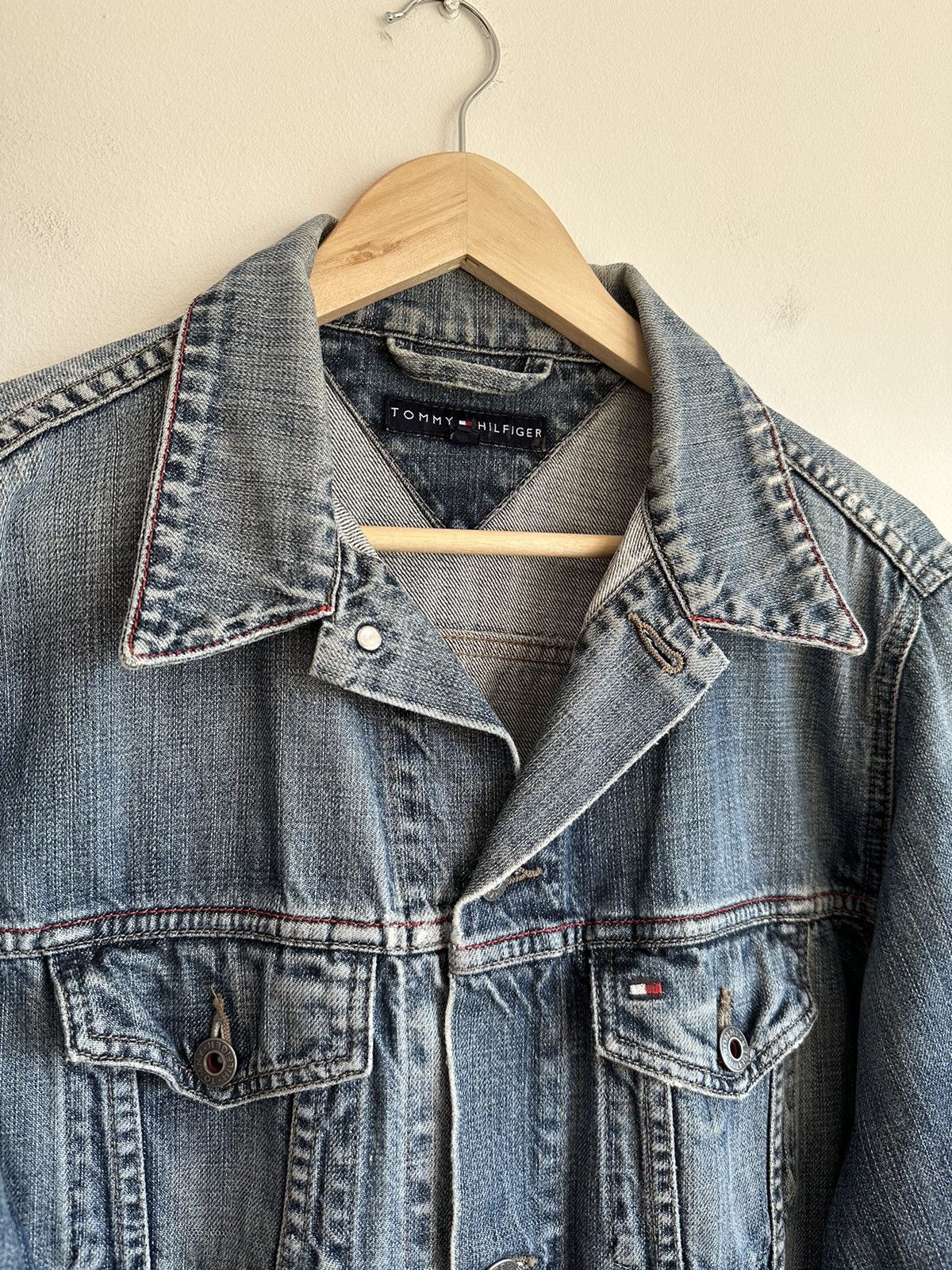 Tommy Hilfiger Tommy Hilfiger denim jacket with original scuffs Size US M / EU 48-50 / 2 - 3 Thumbnail