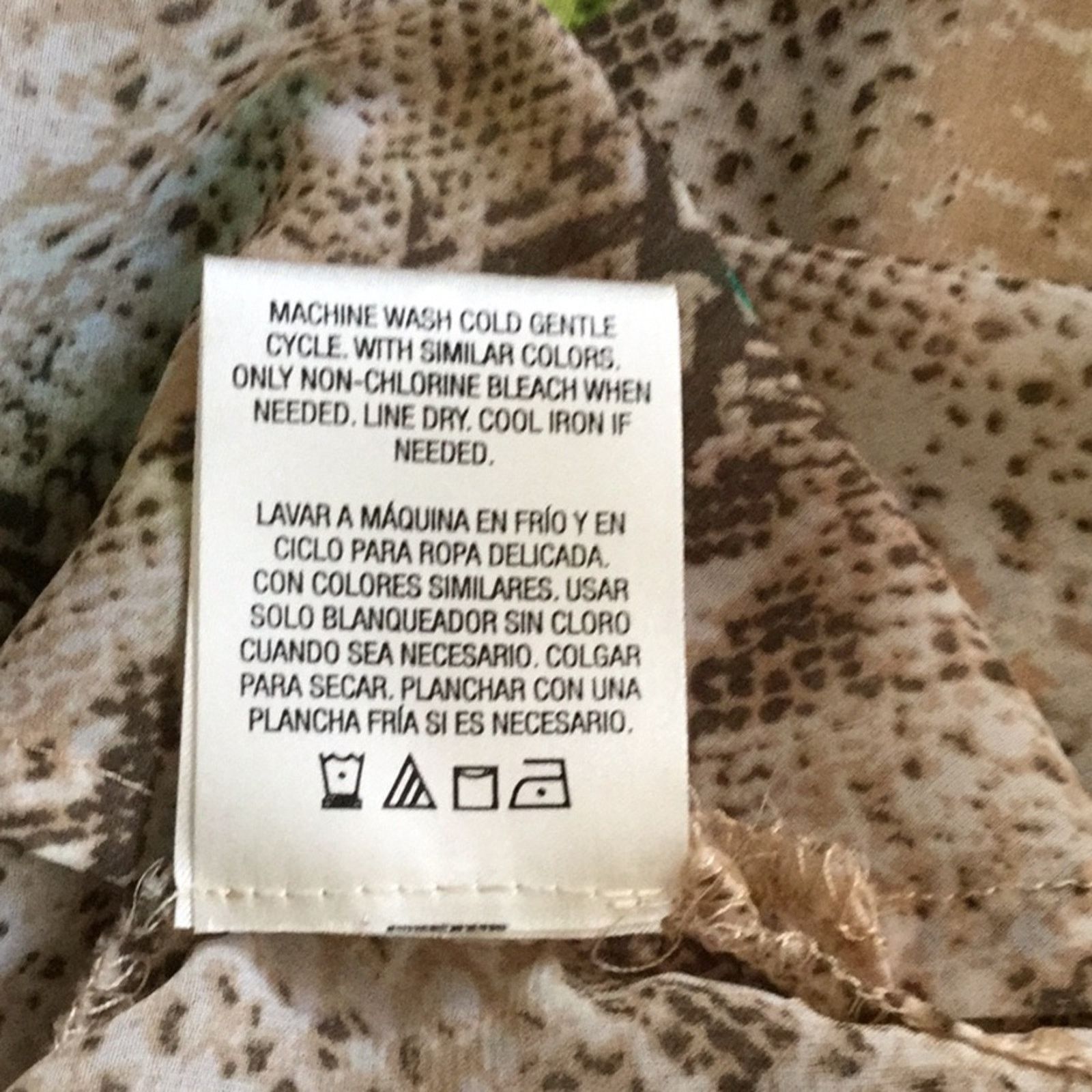 Covington Covington Essentials V-neck Animal Print Sheer L/S SZ M* Size M / US 6-8 / IT 42-44 - 9 Thumbnail