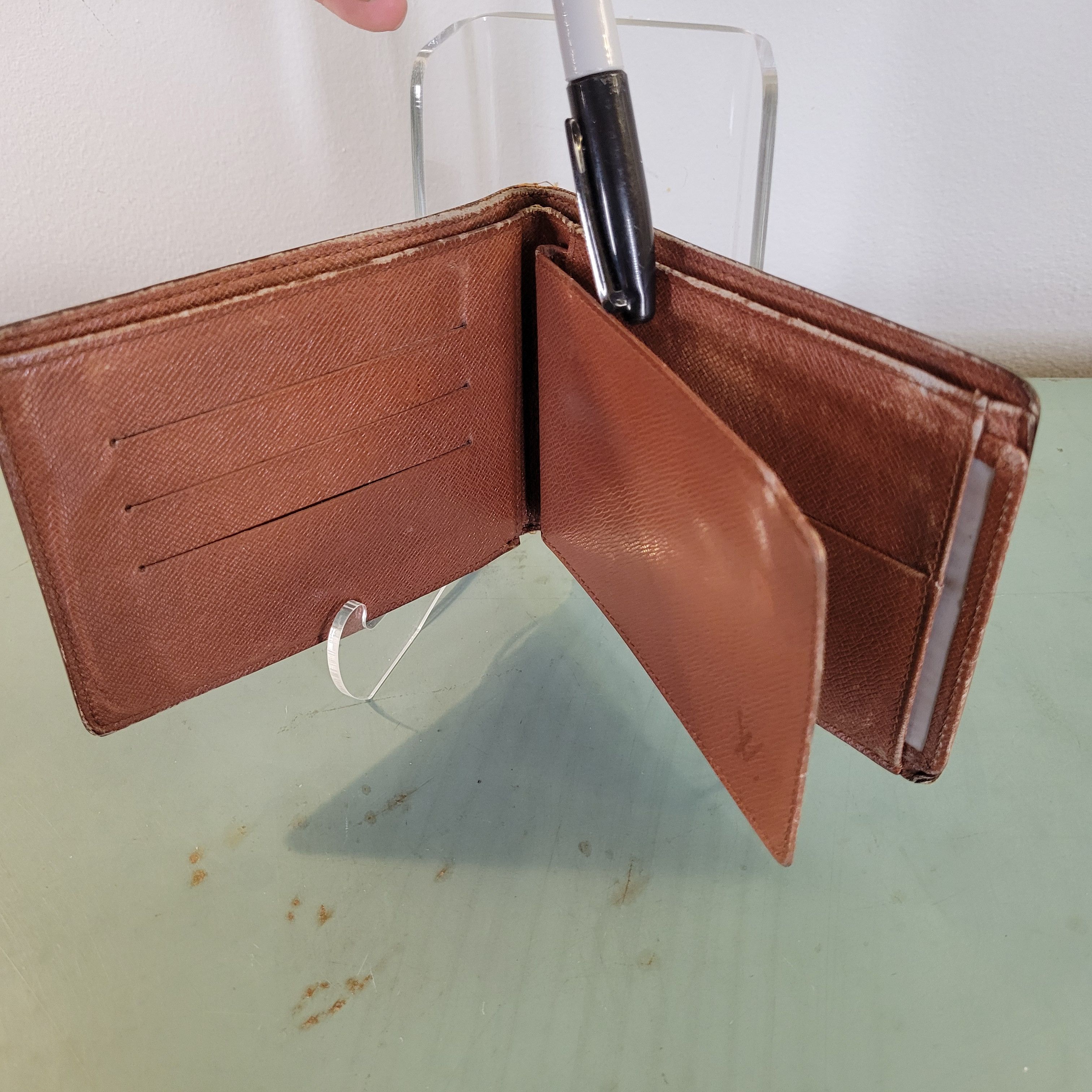 Louis Vuitton Rare Louis Vuitton Monogram Large Bifold With Card Insert Size ONE SIZE - 14 Thumbnail